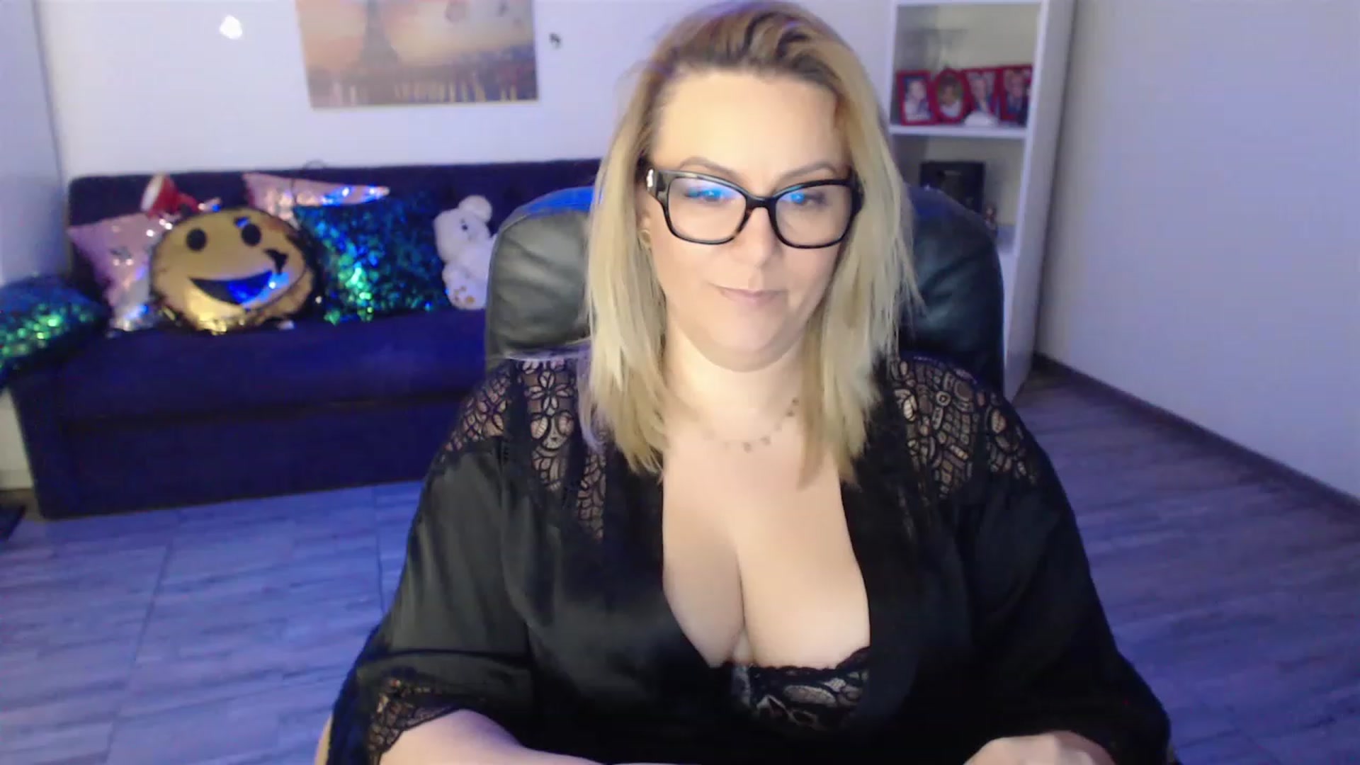 Gallery image thumbnail from A_baby_Boo's myfreecams stream on, 02/06/2023, 21:10 image 8 of 20