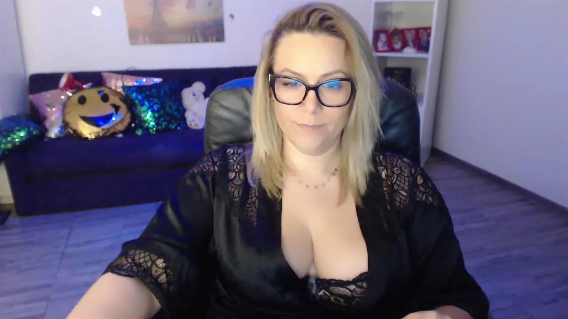 Gallery image thumbnail from A_baby_Boo's myfreecams stream on, 02/06/2023, 21:10 image 19 of 20