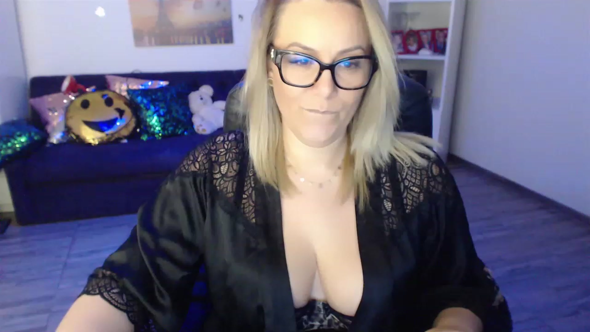 Gallery image thumbnail from A_baby_Boo's myfreecams stream on, 02/06/2023, 22:03 image 12 of 20