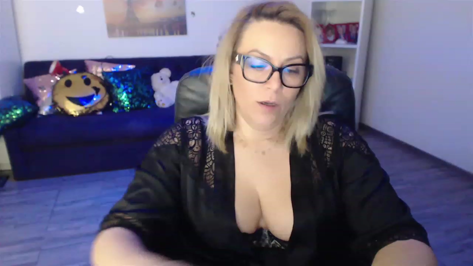 Gallery image thumbnail from A_baby_Boo's myfreecams stream on, 02/06/2023, 22:03 image 19 of 20
