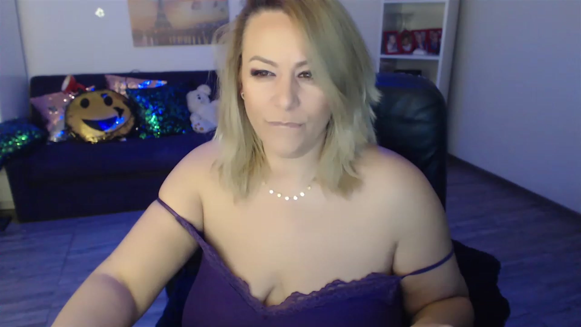 Gallery image thumbnail from A_baby_Boo's myfreecams stream on, 02/07/2023, 19:07 image 19 of 20