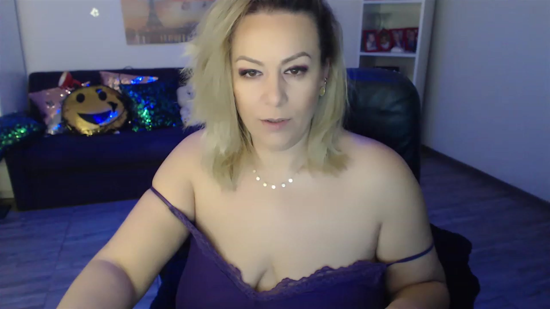 Gallery image thumbnail from A_baby_Boo's myfreecams stream on, 02/07/2023, 19:07 image 2 of 20