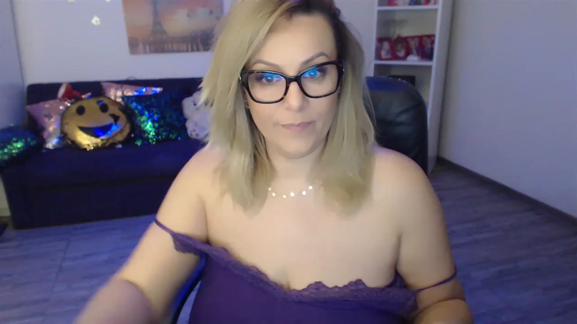 Gallery image thumbnail from A_baby_Boo's myfreecams stream on, 02/07/2023, 19:54 image 19 of 20