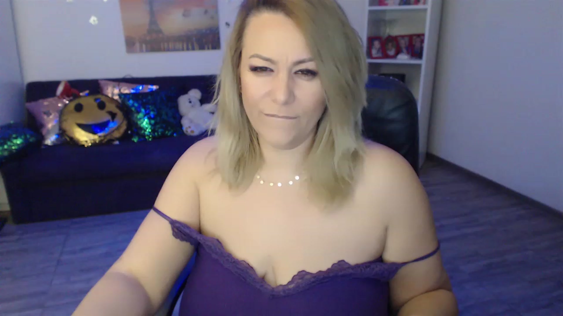 Gallery image thumbnail from A_baby_Boo's myfreecams stream on, 02/07/2023, 19:54 image 14 of 20