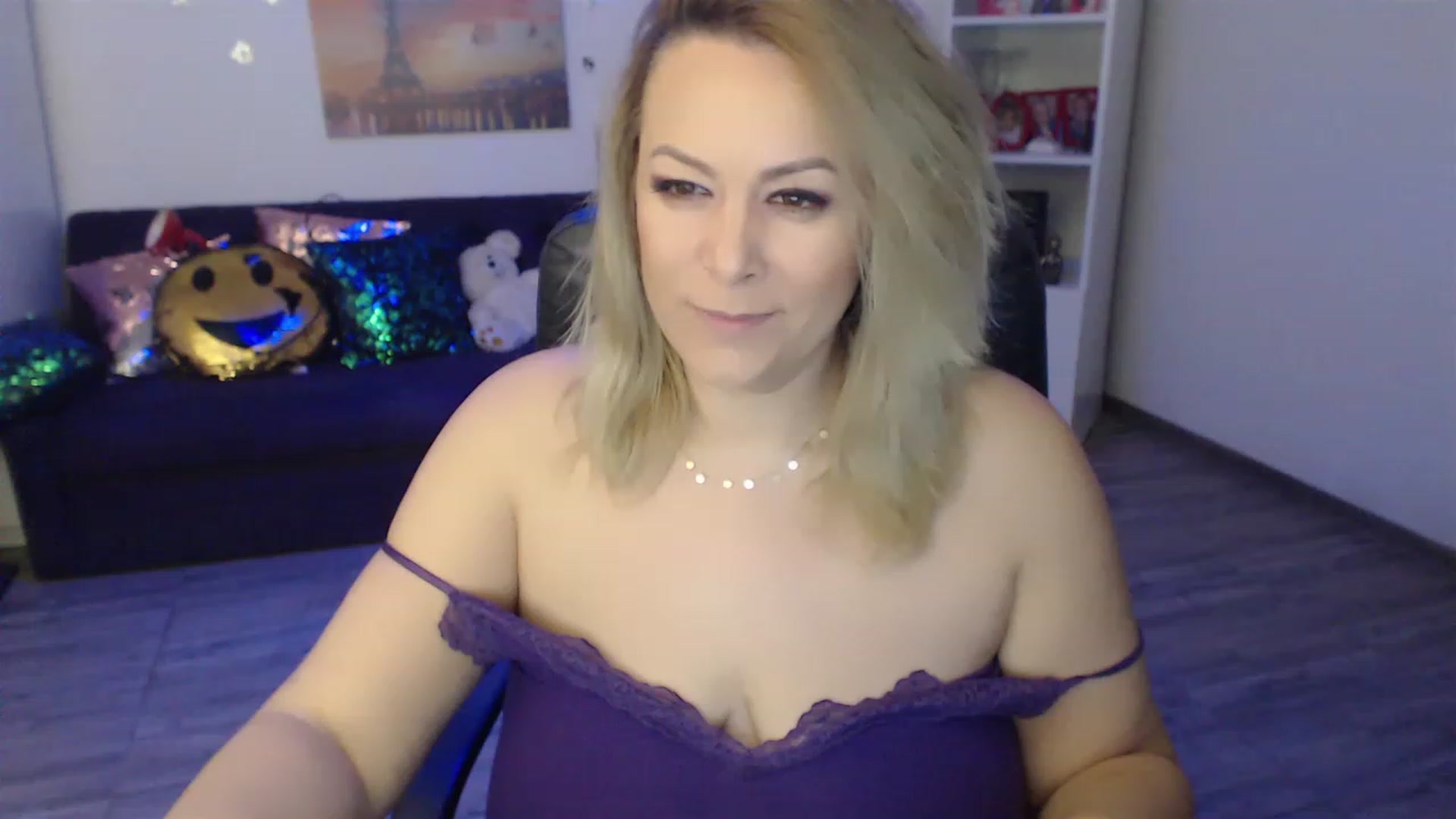 Gallery image thumbnail from A_baby_Boo's myfreecams stream on, 02/07/2023, 19:54 image 8 of 20