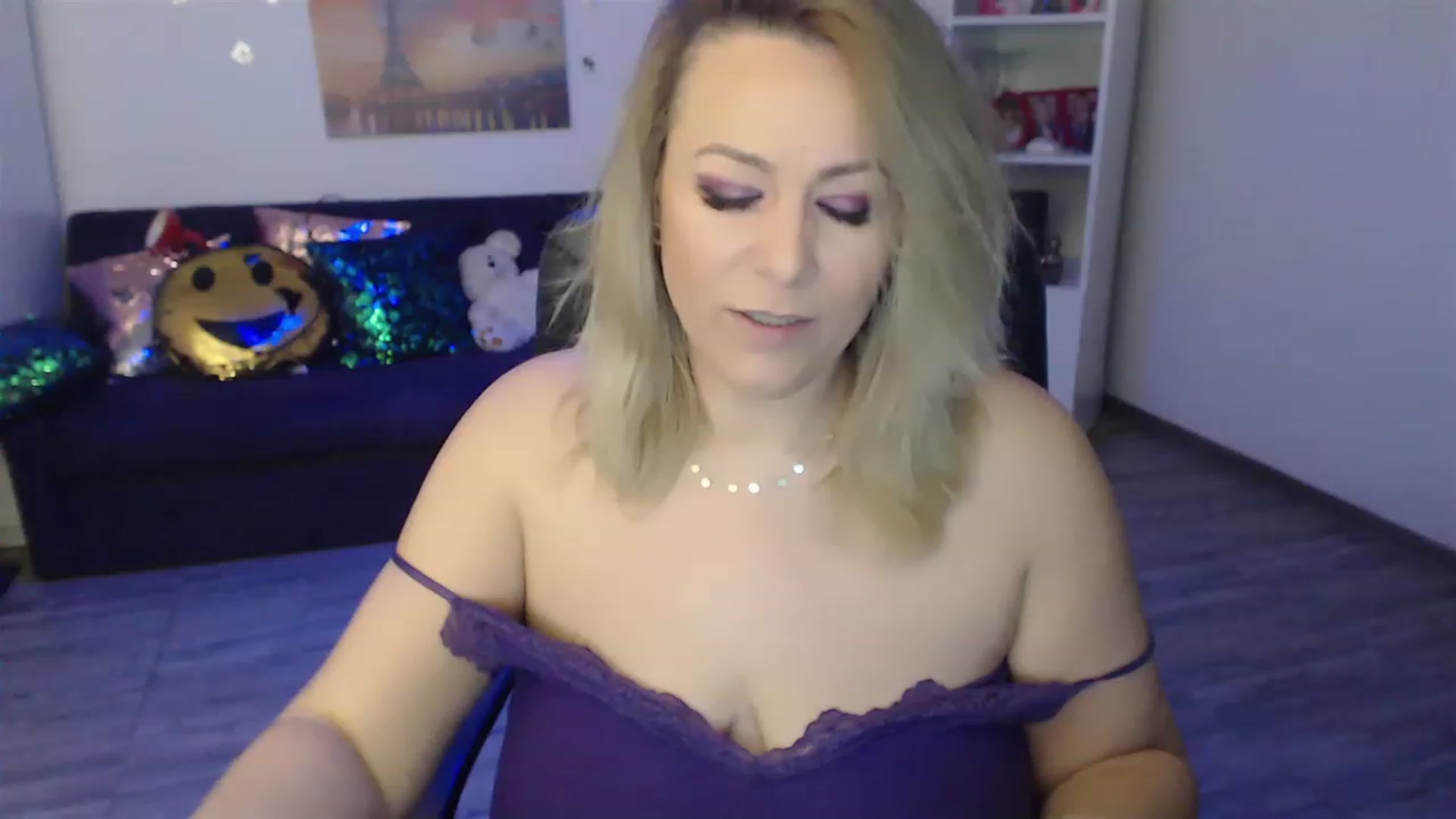 Gallery image thumbnail from A_baby_Boo's myfreecams stream on, 02/07/2023, 19:54 image 9 of 20