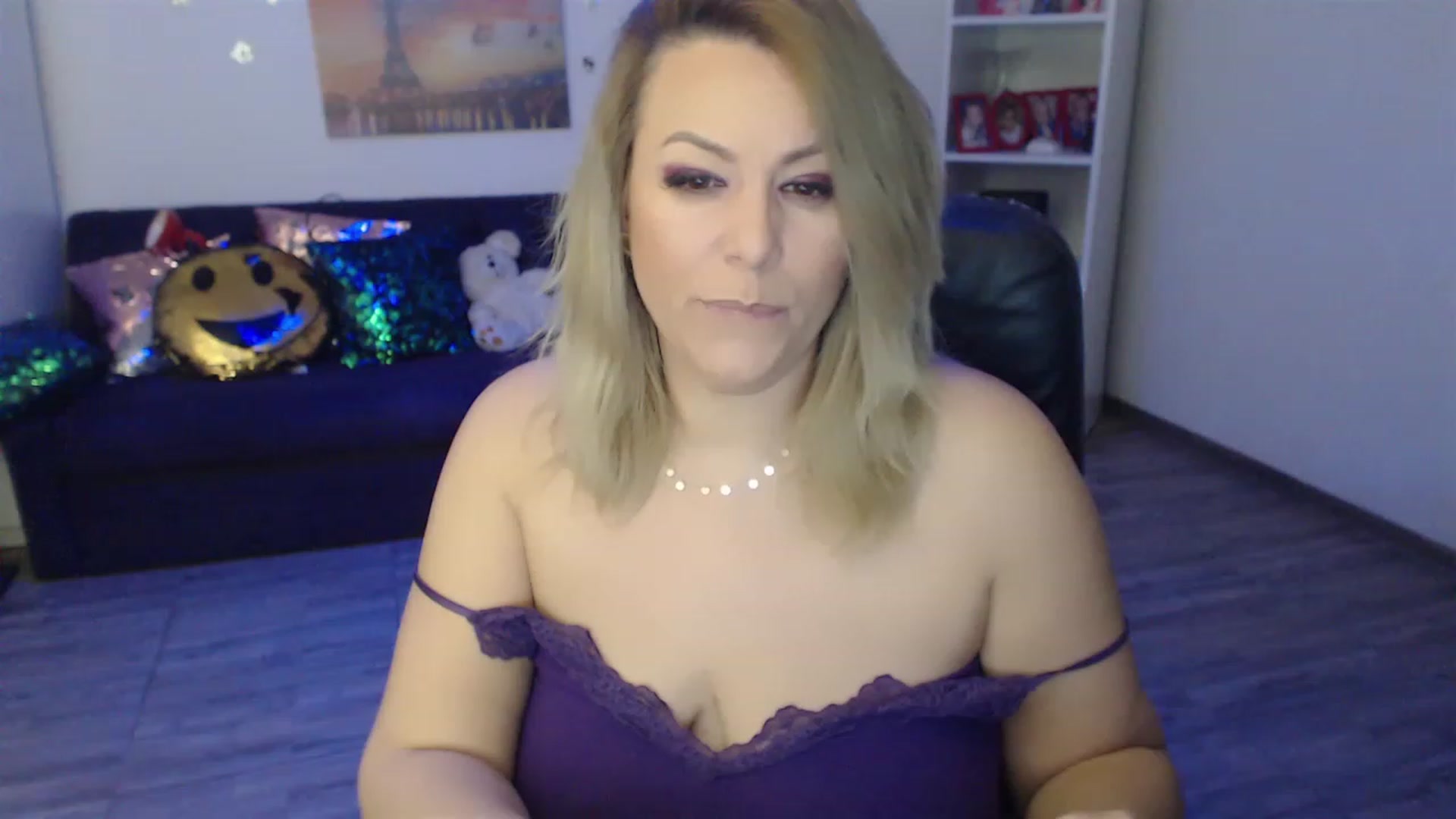 Gallery image thumbnail from A_baby_Boo's myfreecams stream on, 02/07/2023, 19:54 image 15 of 20
