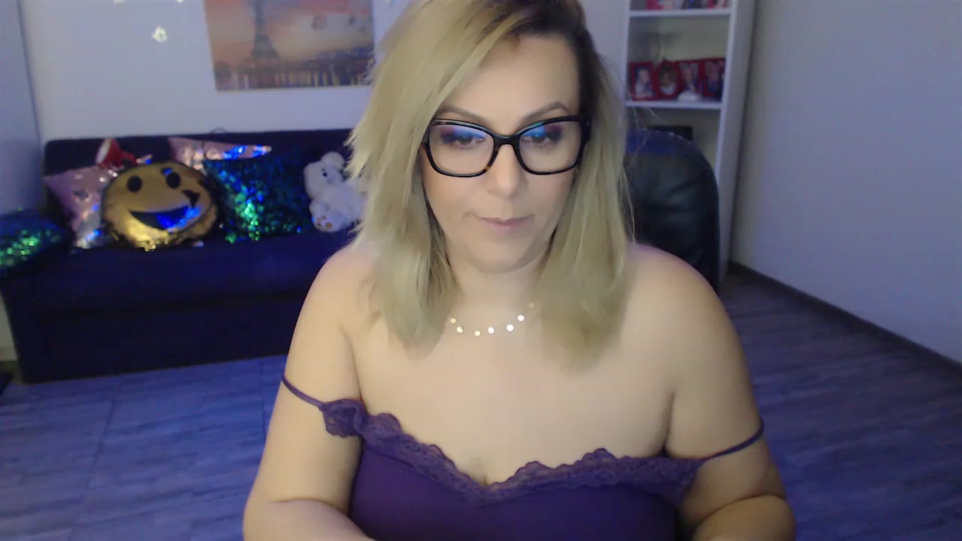 Gallery image thumbnail from A_baby_Boo's myfreecams stream on, 02/07/2023, 20:18 image 1 of 20