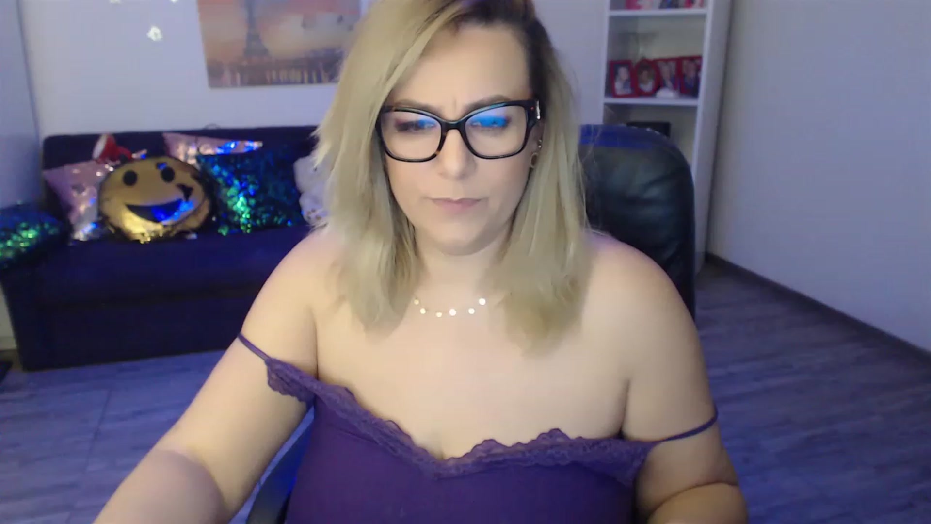 Gallery image thumbnail from A_baby_Boo's myfreecams stream on, 02/07/2023, 20:18 image 2 of 20