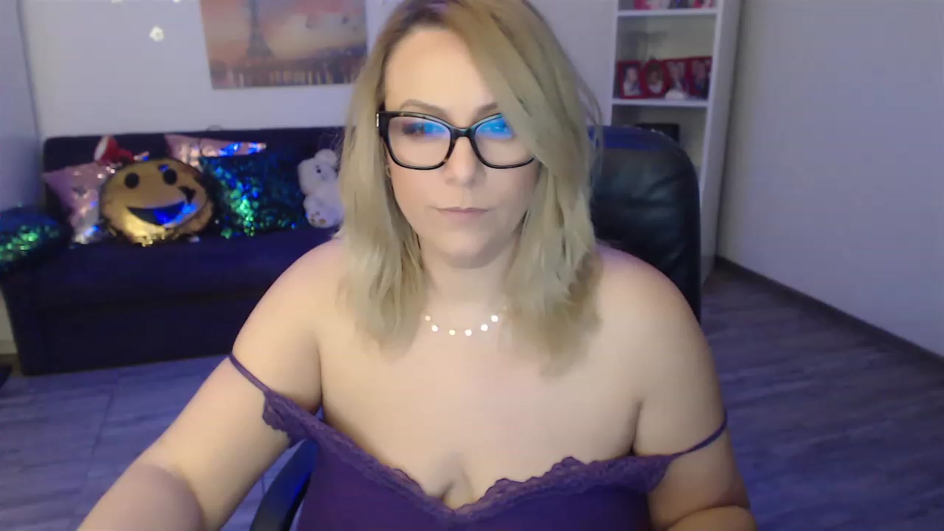 Gallery image thumbnail from A_baby_Boo's myfreecams stream on, 02/07/2023, 20:18 image 19 of 20