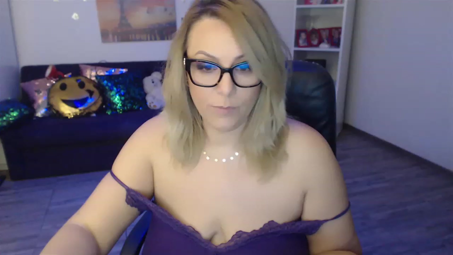 Gallery image thumbnail from A_baby_Boo's myfreecams stream on, 02/07/2023, 20:18 image 18 of 20