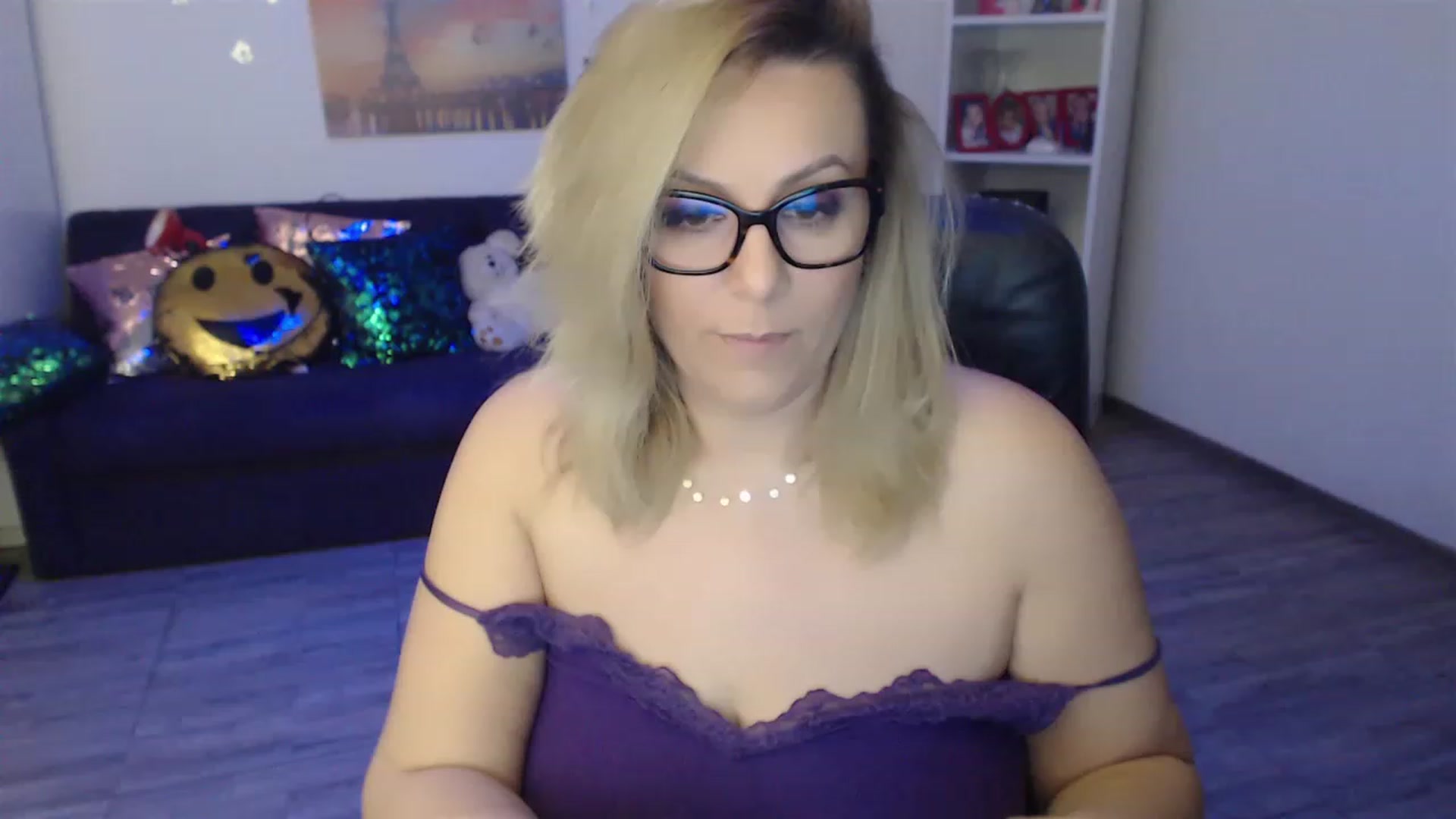 Gallery image thumbnail from A_baby_Boo's myfreecams stream on, 02/07/2023, 20:18 image 5 of 20