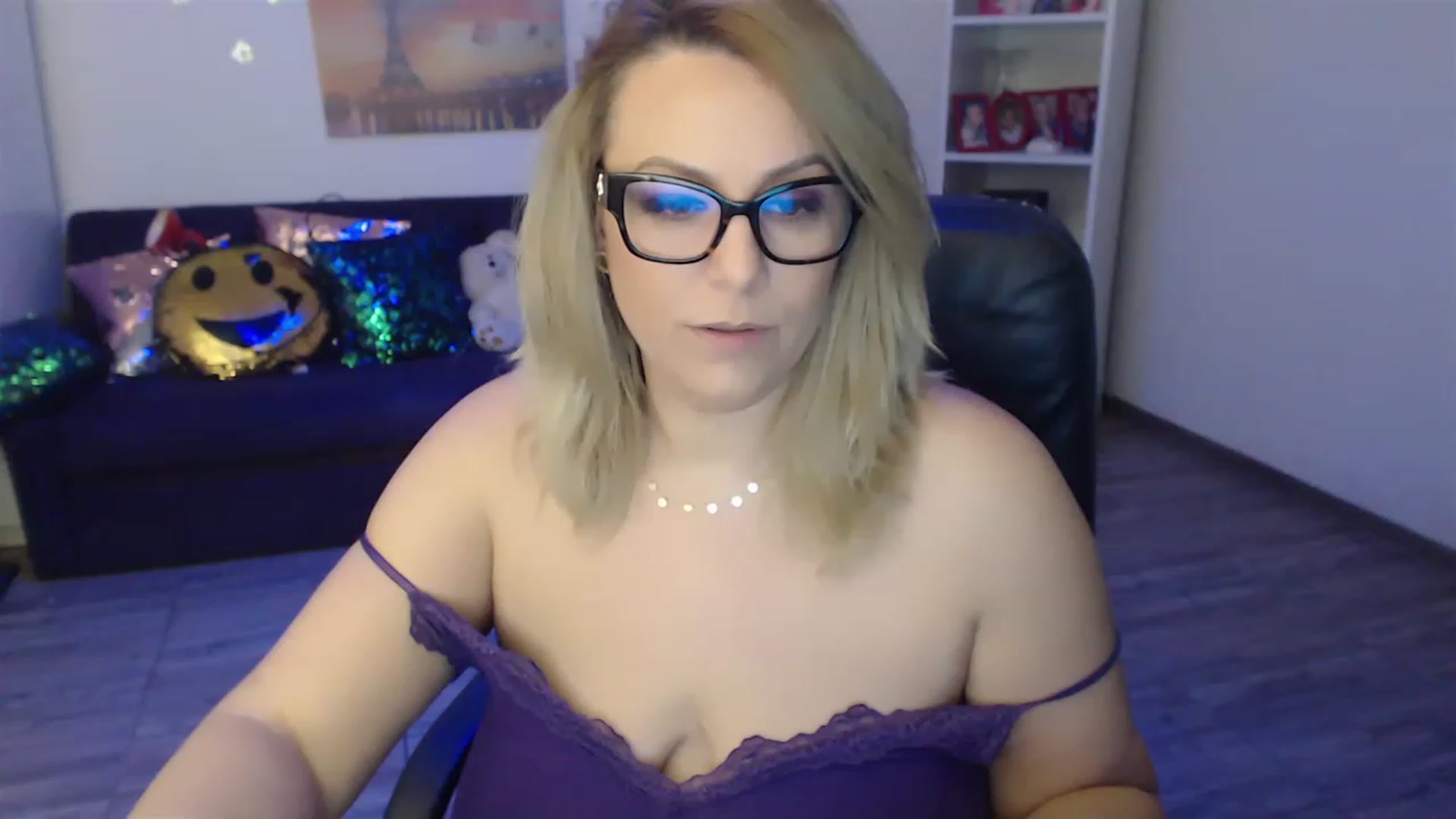 Gallery image thumbnail from A_baby_Boo's myfreecams stream on, 02/07/2023, 20:18 image 8 of 20