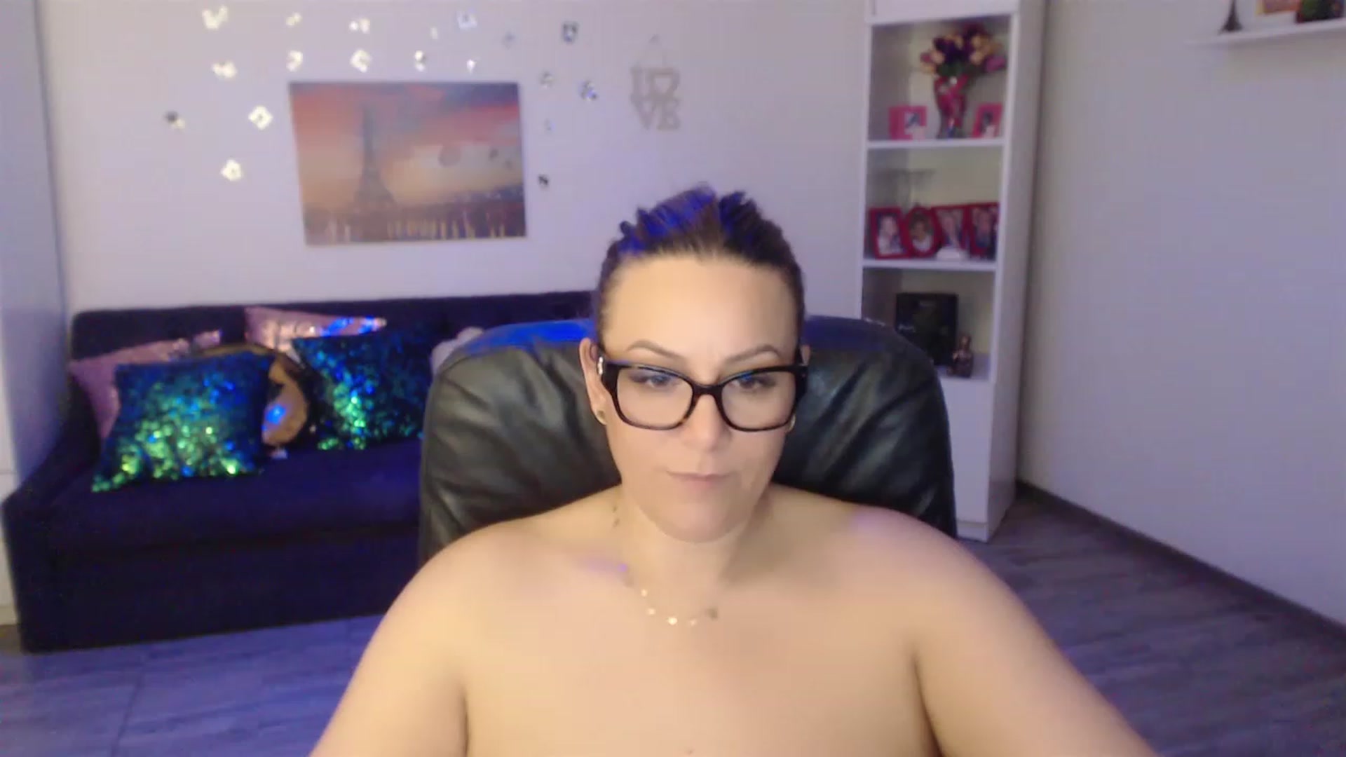 Gallery image thumbnail from A_baby_Boo's myfreecams stream on, 02/09/2023, 16:49 image 15 of 20