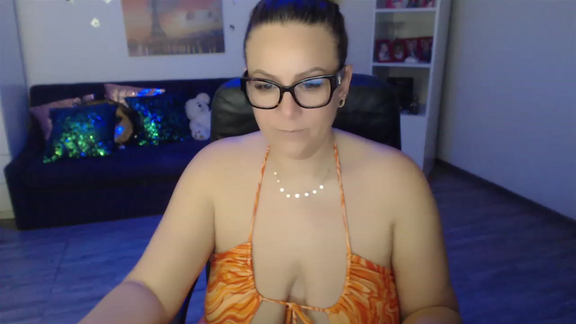 Gallery image thumbnail from A_baby_Boo's myfreecams stream on, 02/09/2023, 21:17 image 14 of 20