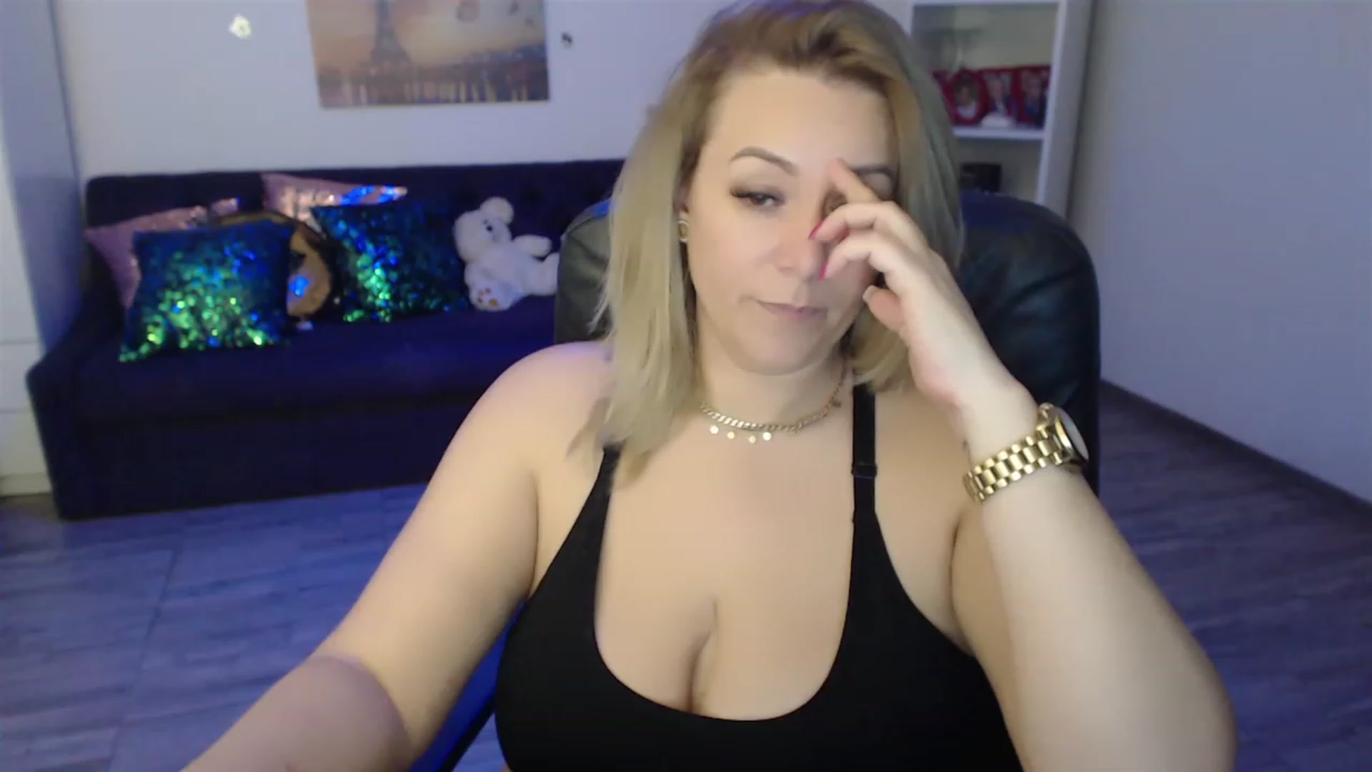 Gallery image thumbnail from A_baby_Boo's myfreecams stream on, 02/12/2023, 21:51 image 14 of 20