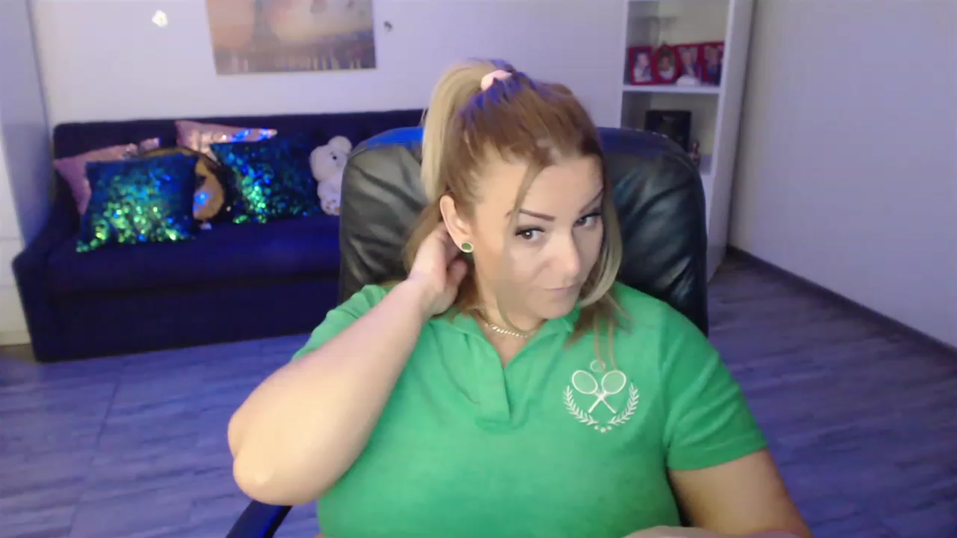 Gallery image thumbnail from A_baby_Boo's myfreecams stream on, 02/13/2023, 15:57 image 5 of 20