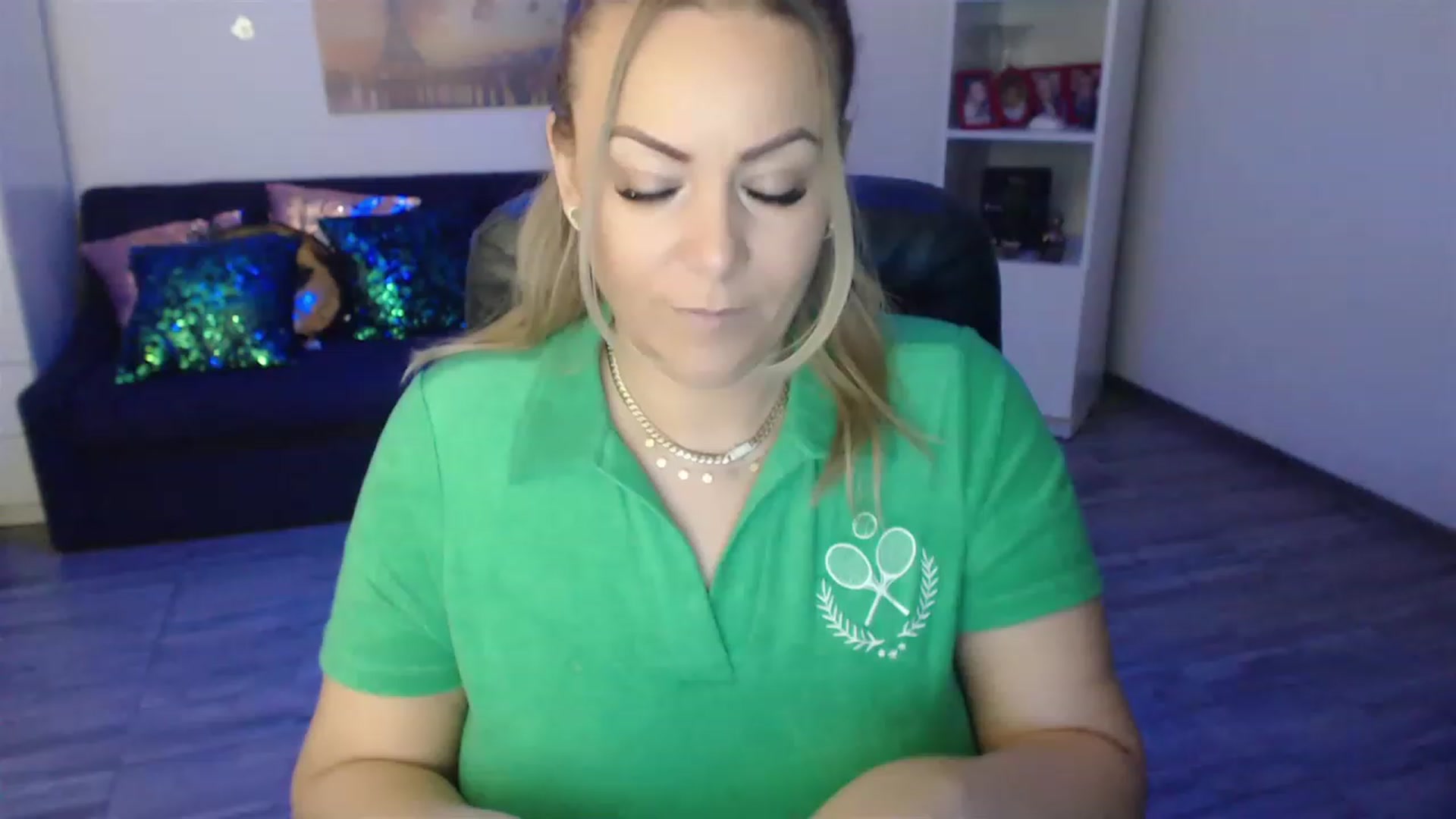 Gallery image thumbnail from A_baby_Boo's myfreecams stream on, 02/13/2023, 15:57 image 17 of 20