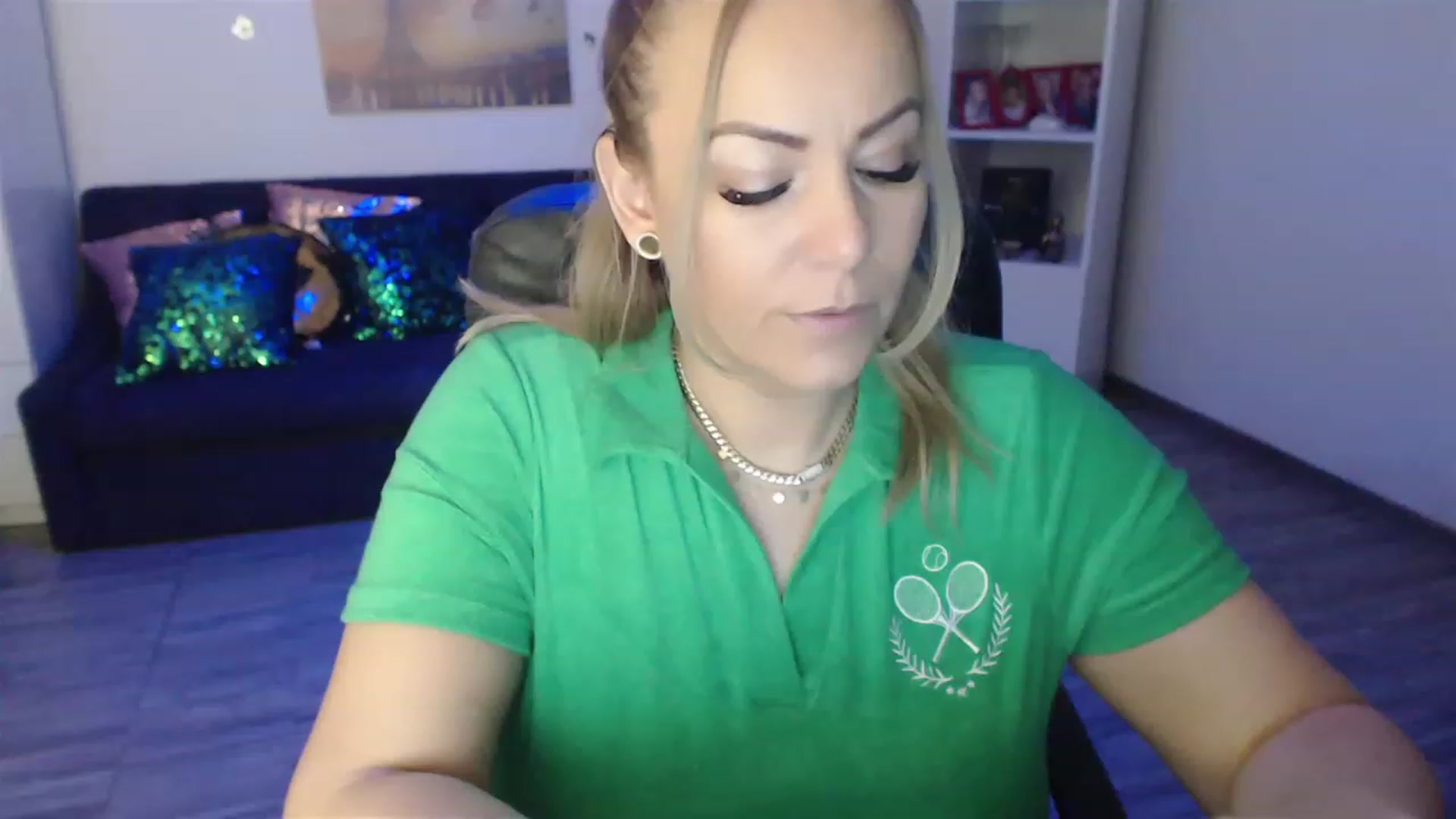 Gallery image thumbnail from A_baby_Boo's myfreecams stream on, 02/13/2023, 15:57 image 12 of 20
