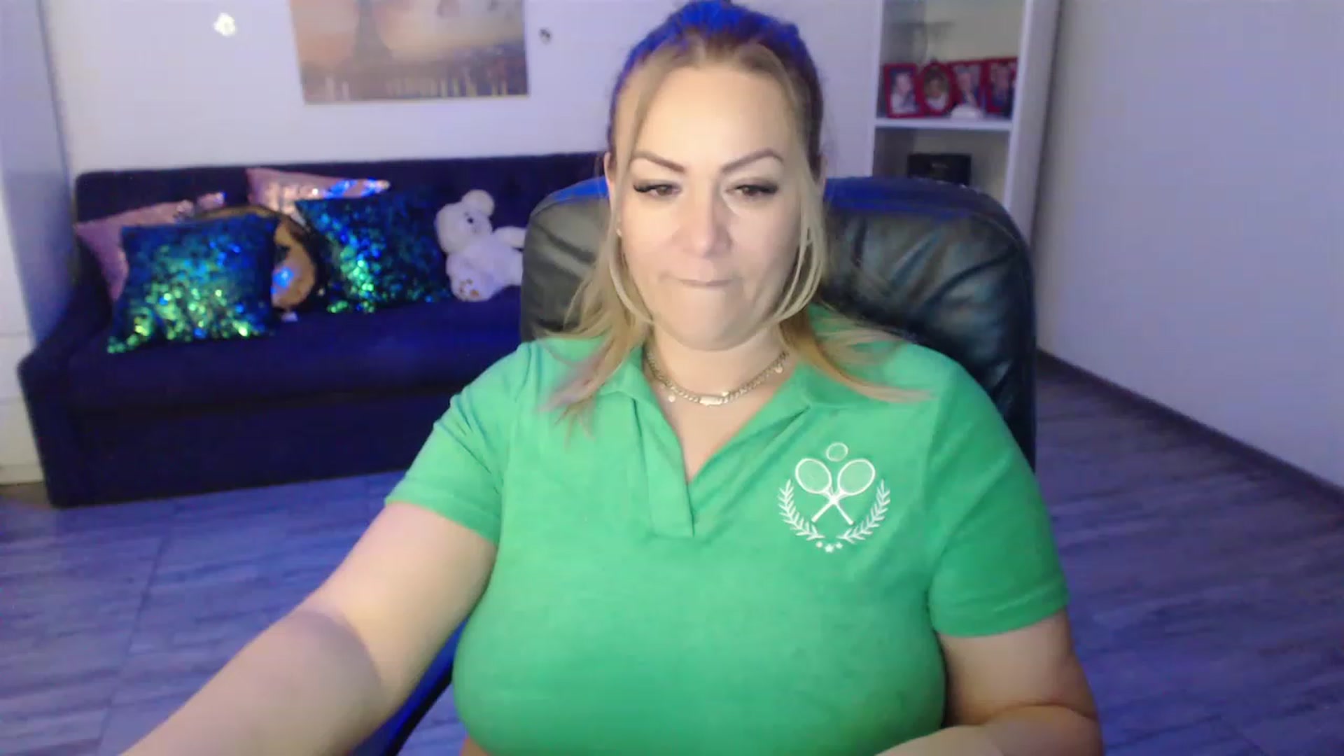 Gallery image thumbnail from A_baby_Boo's myfreecams stream on, 02/13/2023, 20:12 image 19 of 20
