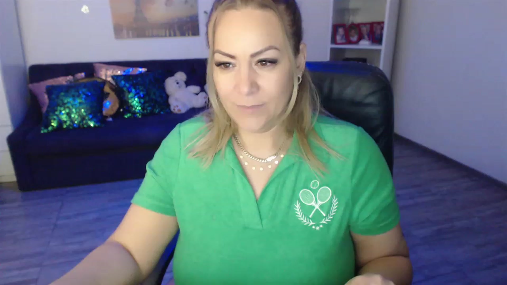 Gallery image thumbnail from A_baby_Boo's myfreecams stream on, 02/13/2023, 20:12 image 6 of 20