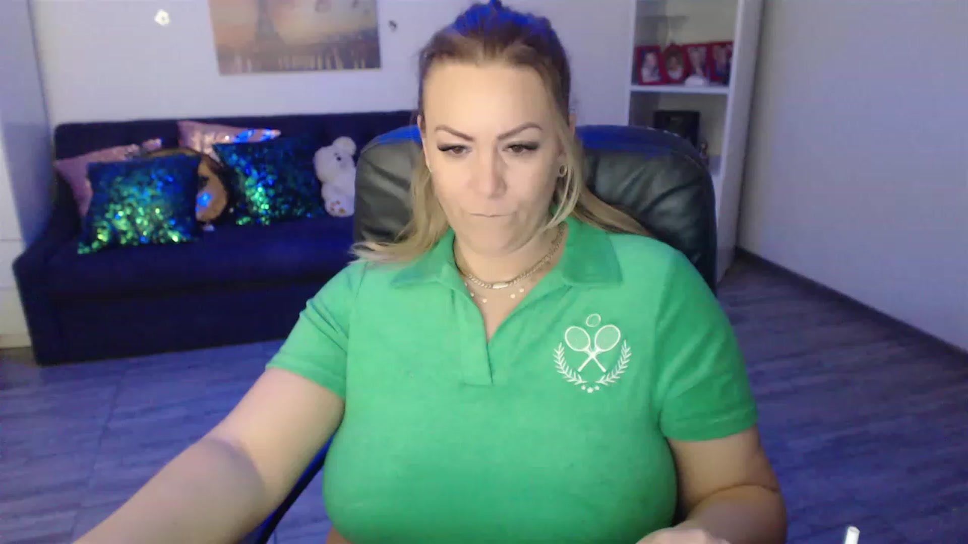 Gallery image thumbnail from A_baby_Boo's myfreecams stream on, 02/13/2023, 20:12 image 13 of 20