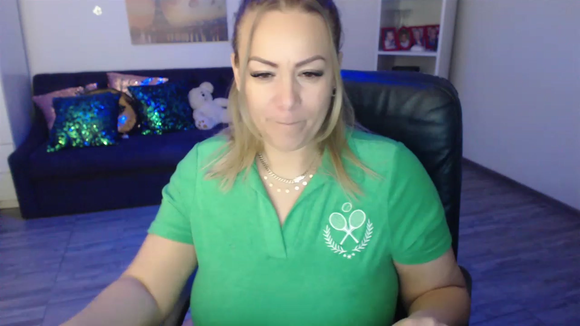 Gallery image thumbnail from A_baby_Boo's myfreecams stream on, 02/13/2023, 20:12 image 5 of 20