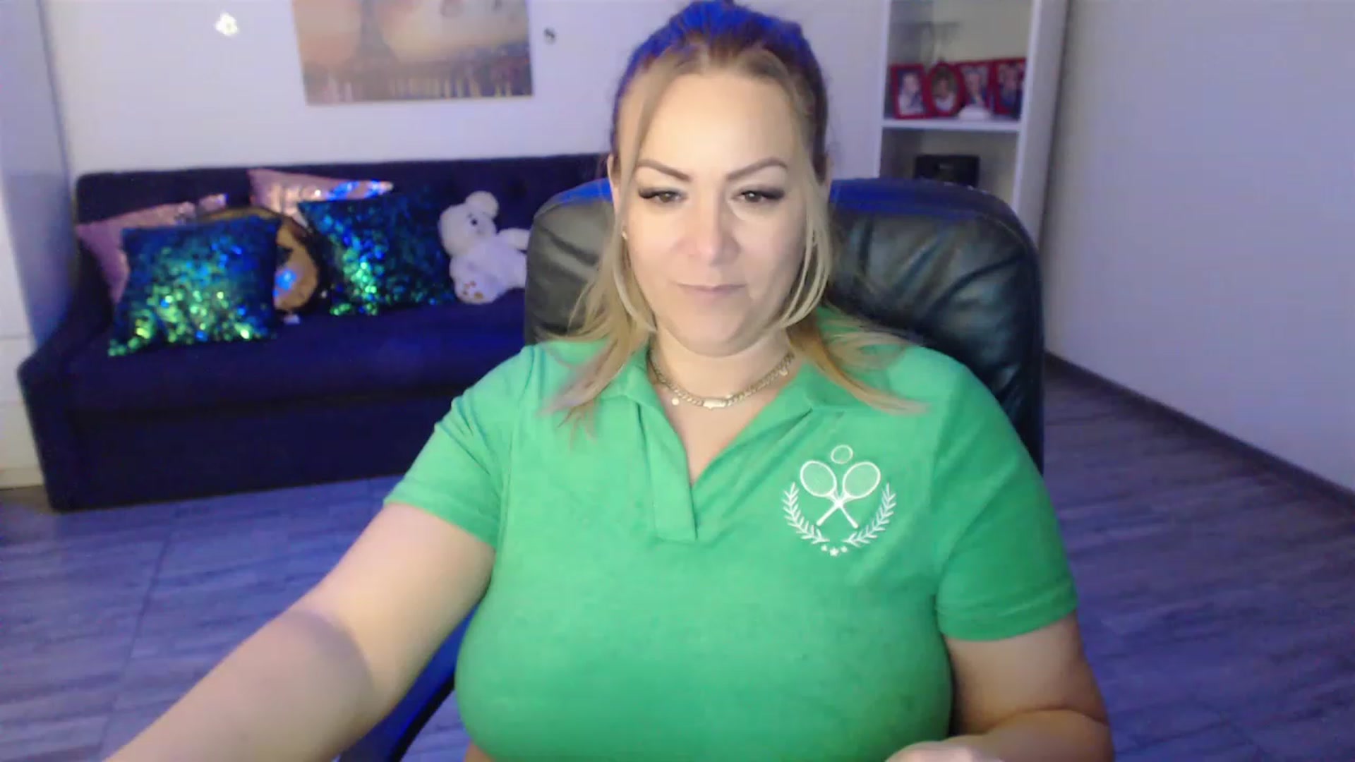 Gallery image thumbnail from A_baby_Boo's myfreecams stream on, 02/13/2023, 20:12 image 20 of 20