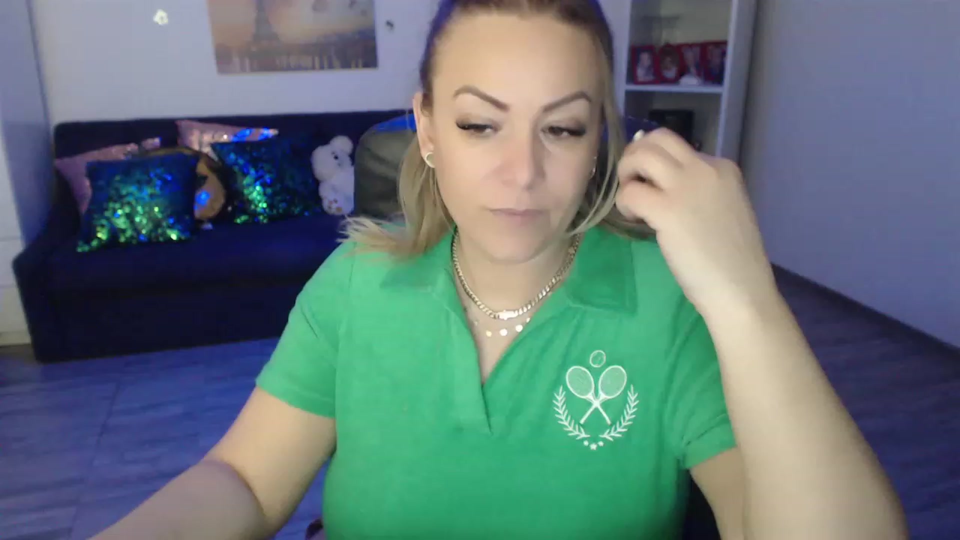 Gallery image thumbnail from A_baby_Boo's myfreecams stream on, 02/13/2023, 20:12 image 12 of 20