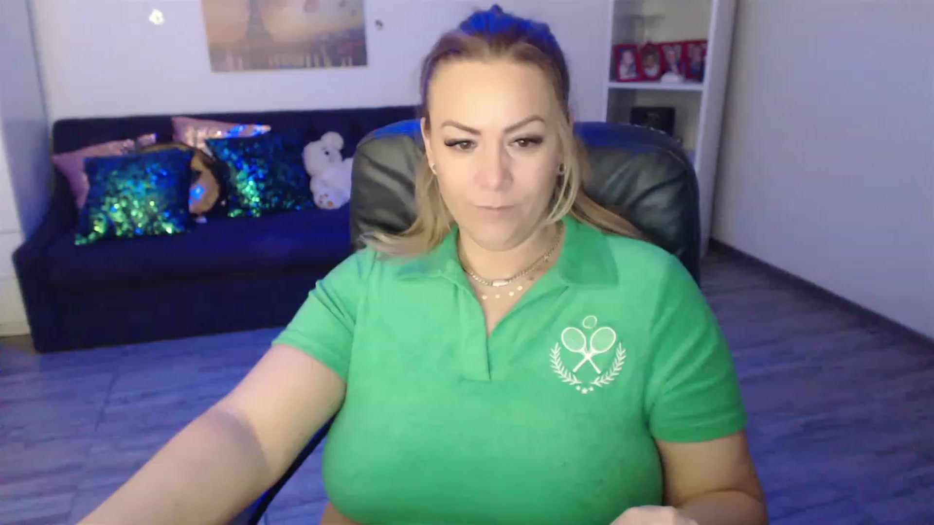 Gallery image thumbnail from A_baby_Boo's myfreecams stream on, 02/13/2023, 20:12 image 15 of 20