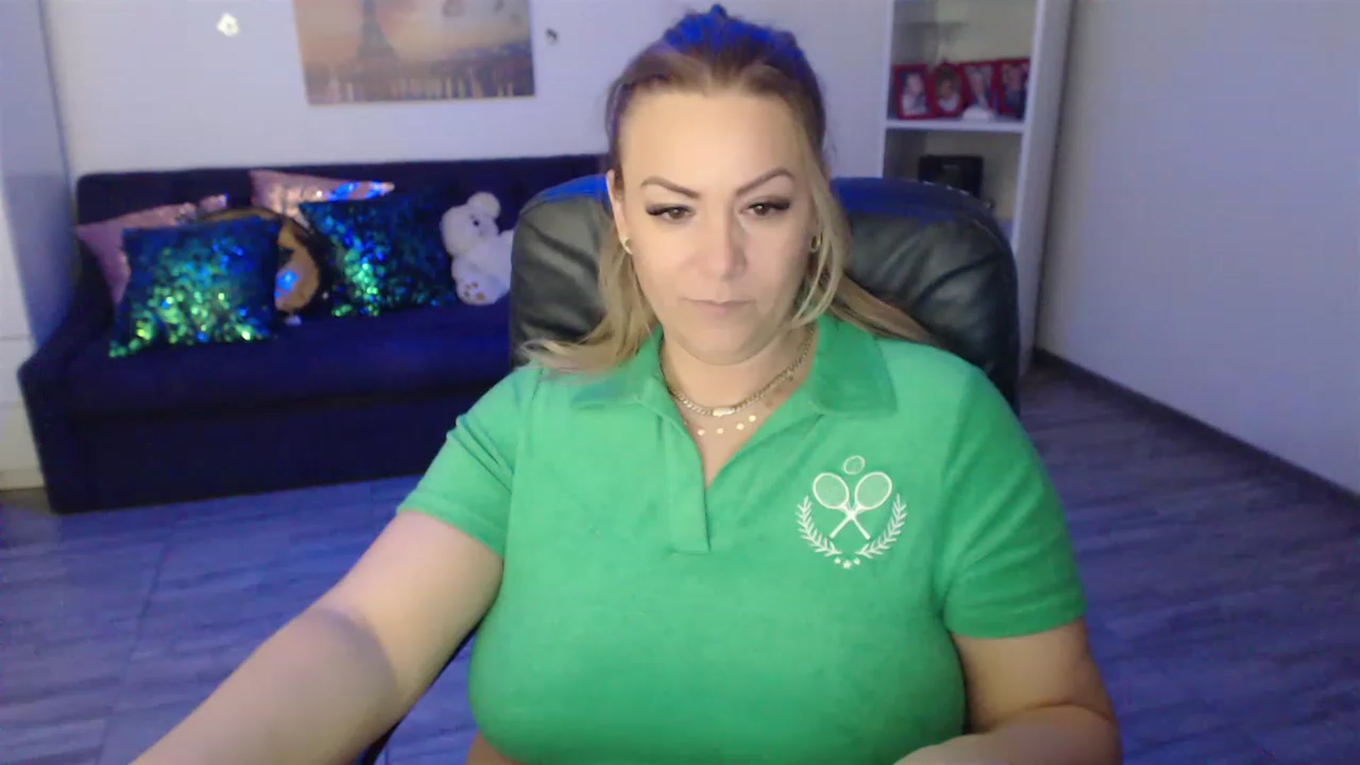 Gallery image thumbnail from A_baby_Boo's myfreecams stream on, 02/13/2023, 20:12 image 14 of 20