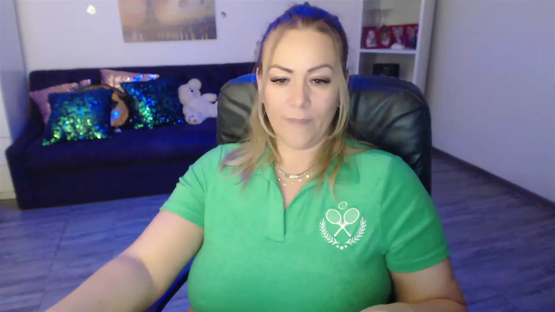 Gallery image thumbnail from A_baby_Boo's myfreecams stream on, 02/13/2023, 20:54 image 10 of 20