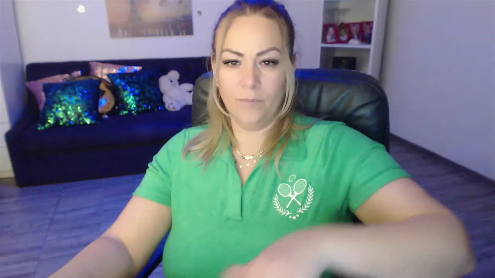 Gallery image thumbnail from A_baby_Boo's myfreecams stream on, 02/13/2023, 20:54 image 16 of 20
