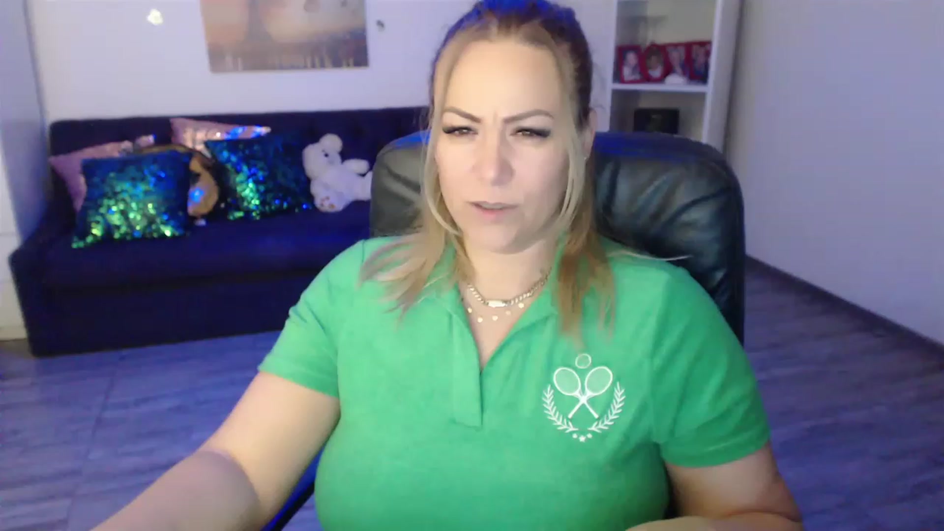 Gallery image thumbnail from A_baby_Boo's myfreecams stream on, 02/13/2023, 20:54 image 18 of 20