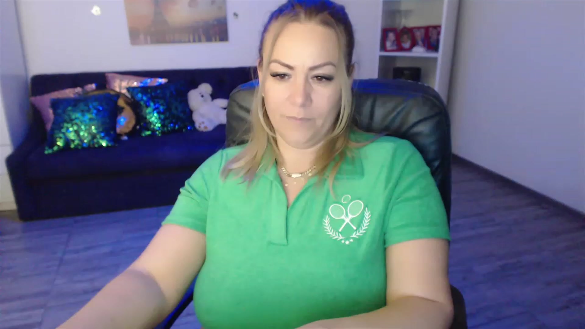Gallery image thumbnail from A_baby_Boo's myfreecams stream on, 02/13/2023, 20:54 image 14 of 20