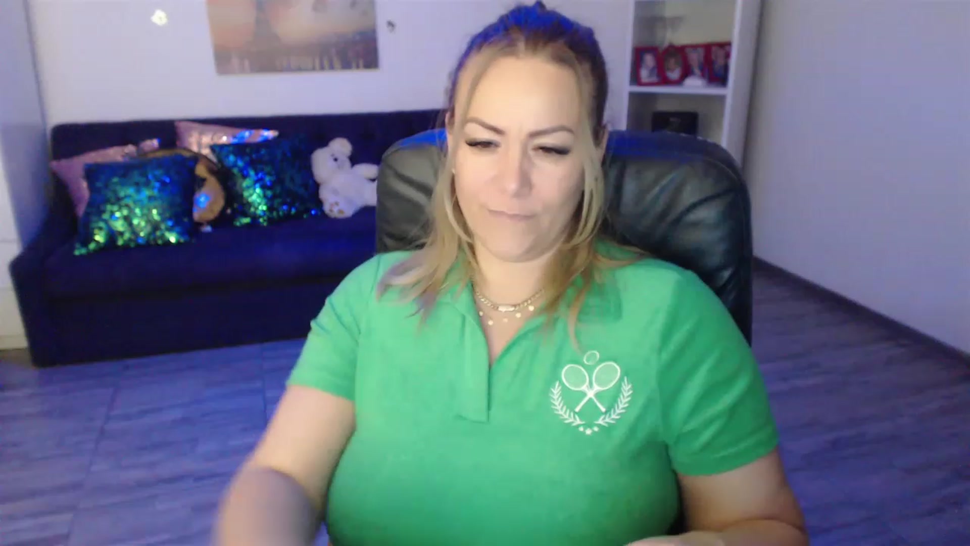 Gallery image thumbnail from A_baby_Boo's myfreecams stream on, 02/13/2023, 20:54 image 6 of 20