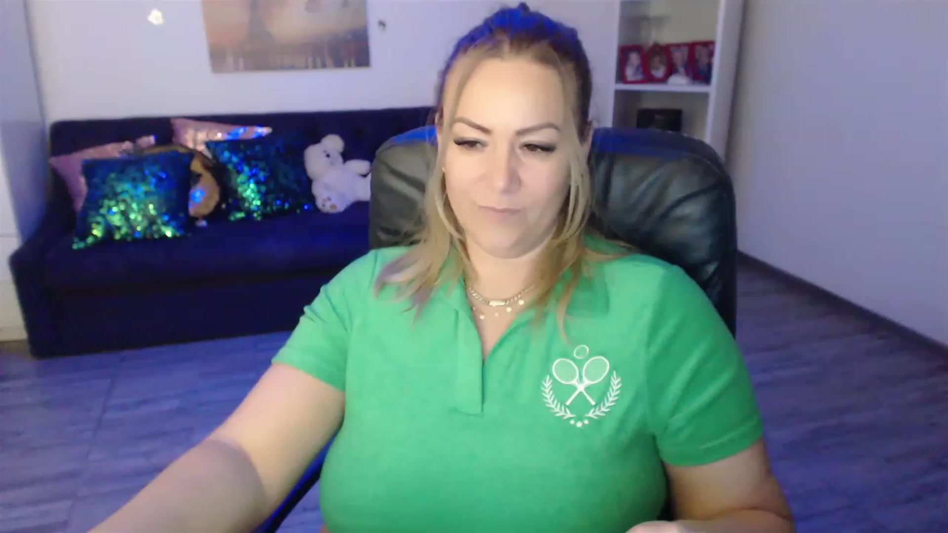 Gallery image thumbnail from A_baby_Boo's myfreecams stream on, 02/13/2023, 20:54 image 7 of 20