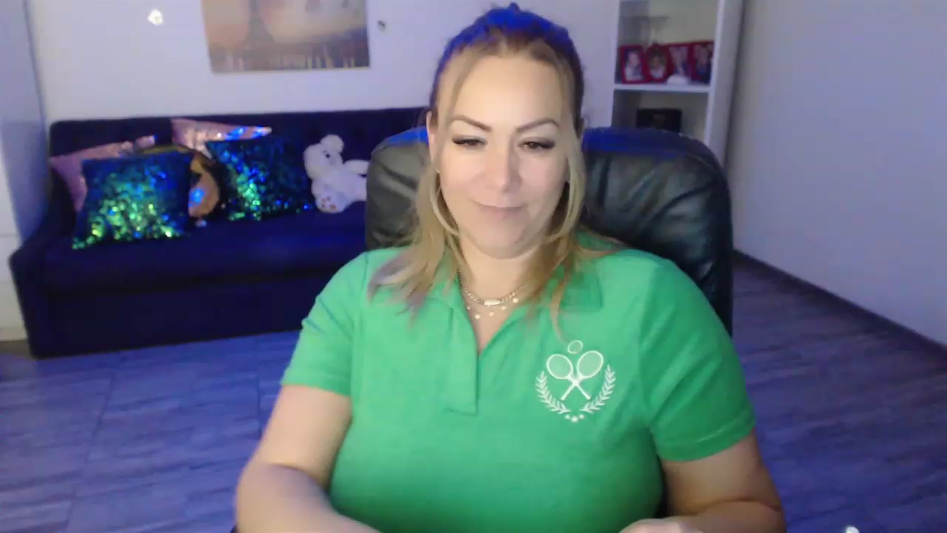 Gallery image thumbnail from A_baby_Boo's myfreecams stream on, 02/13/2023, 20:54 image 2 of 20