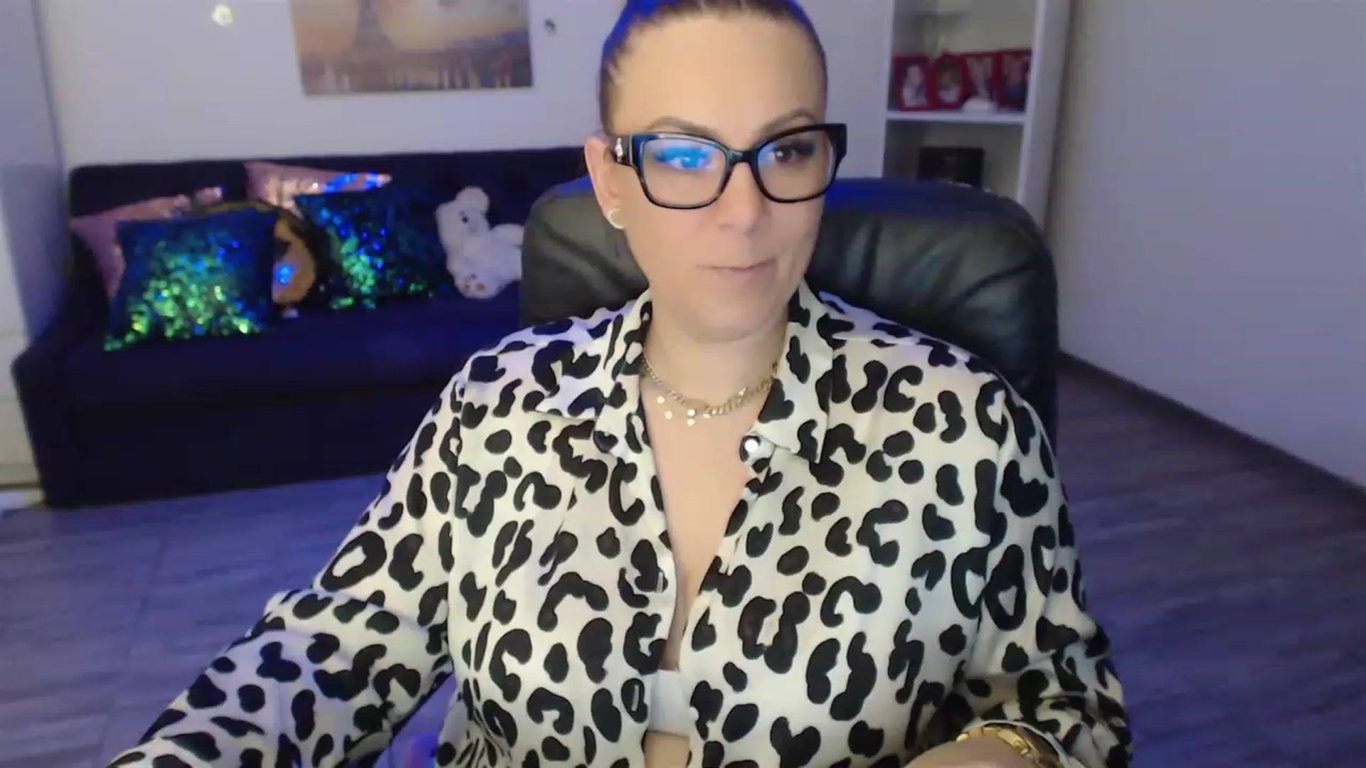 Gallery image thumbnail from A_baby_Boo's myfreecams stream on, 02/17/2023, 20:08 image 17 of 20