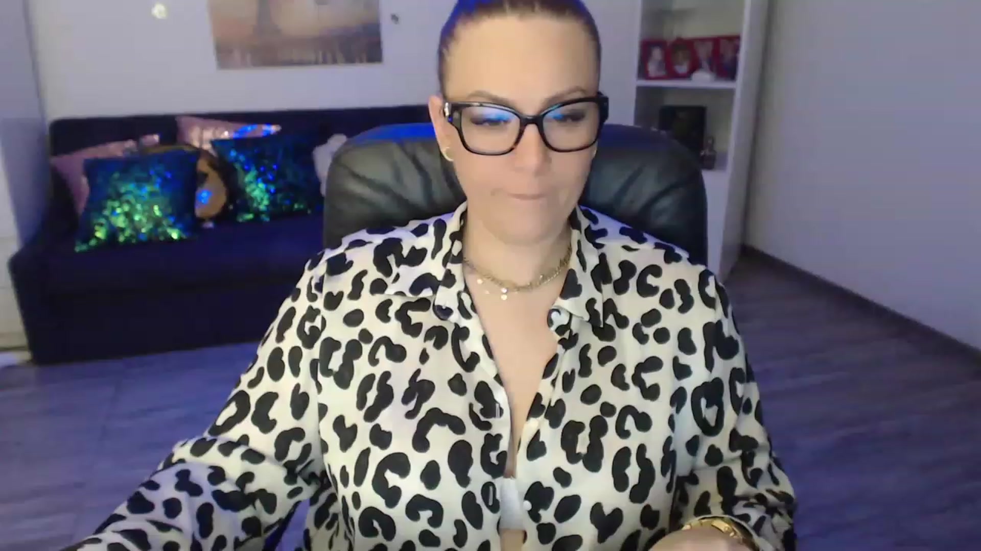 Gallery image thumbnail from A_baby_Boo's myfreecams stream on, 02/17/2023, 20:08 image 15 of 20
