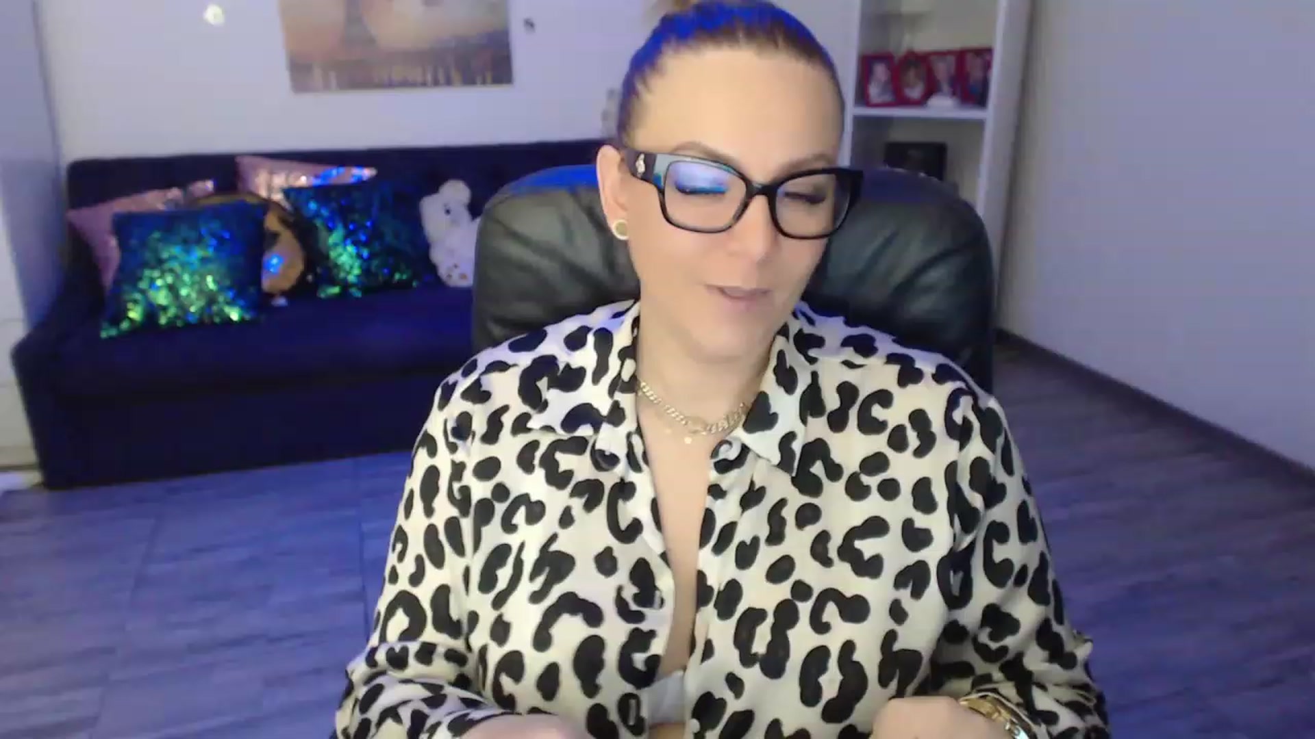 Gallery image thumbnail from A_baby_Boo's myfreecams stream on, 02/17/2023, 20:08 image 2 of 20