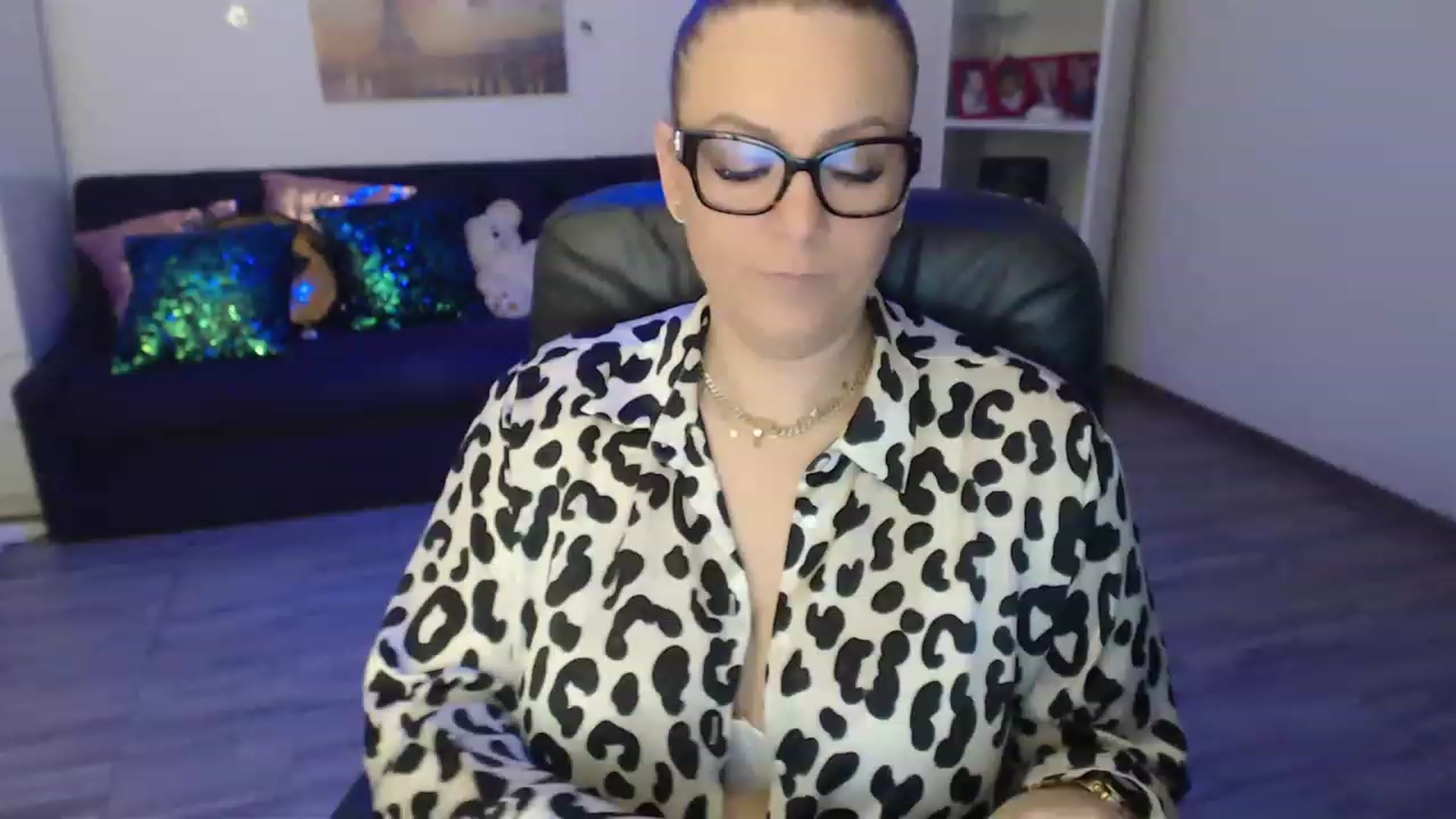 Gallery image thumbnail from A_baby_Boo's myfreecams stream on, 02/17/2023, 20:08 image 8 of 20