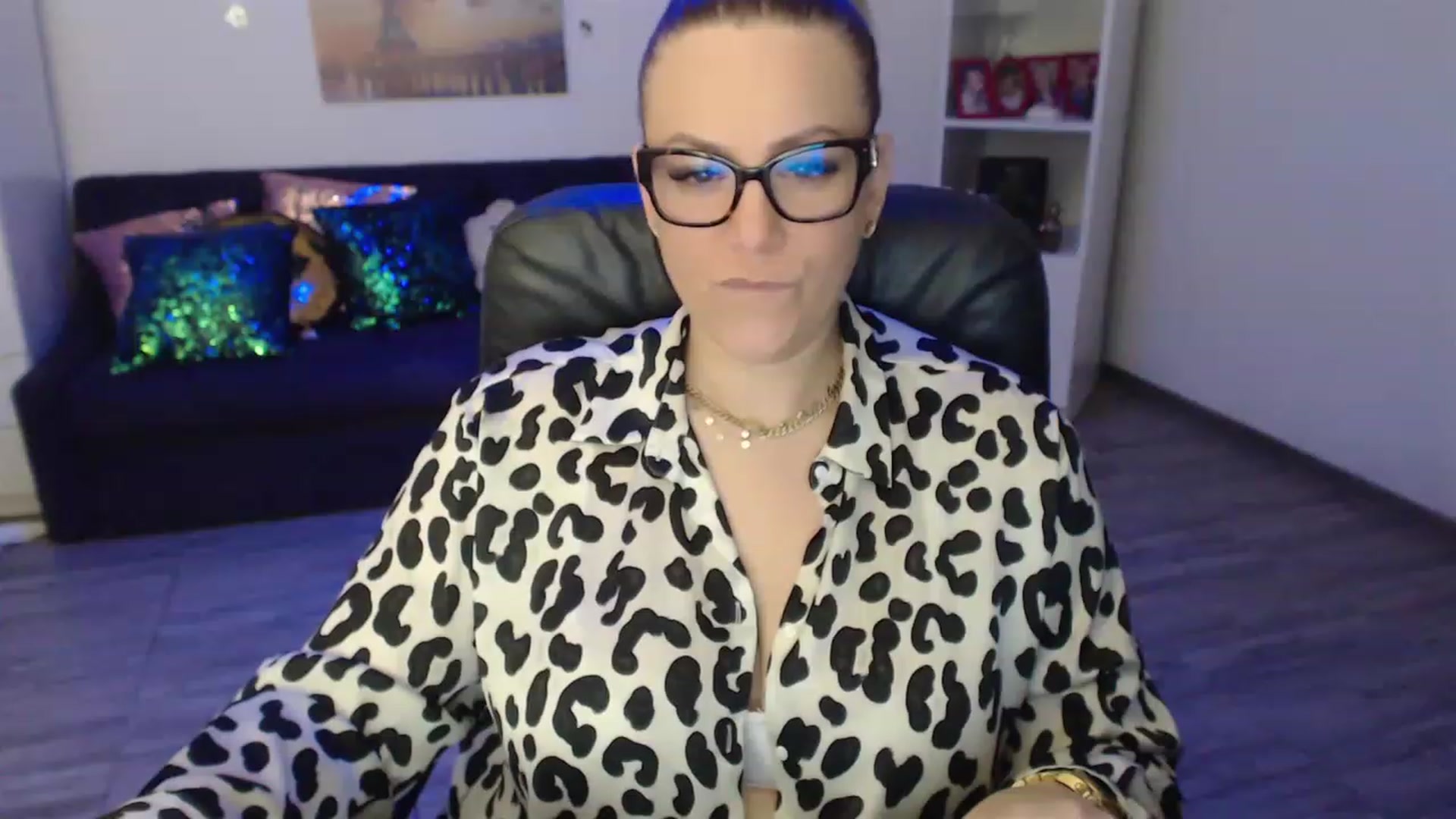 Gallery image thumbnail from A_baby_Boo's myfreecams stream on, 02/17/2023, 20:08 image 16 of 20