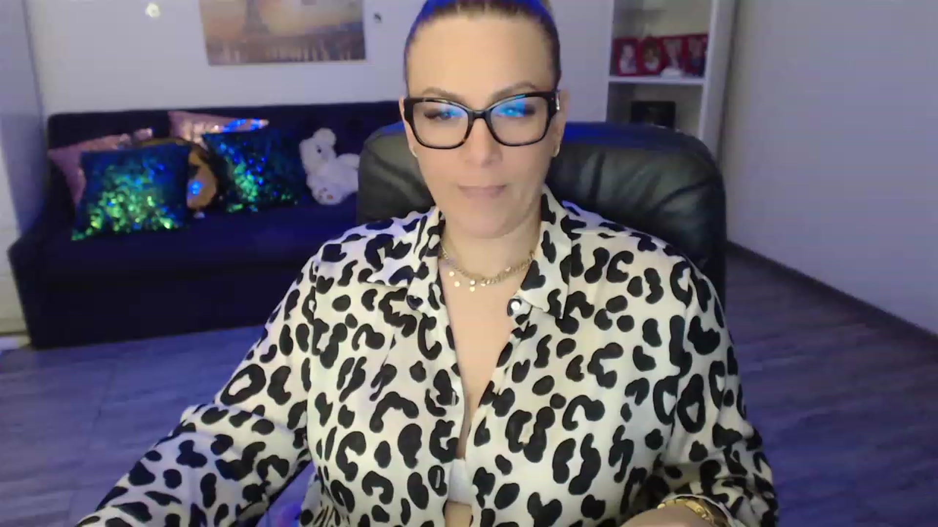 Gallery image thumbnail from A_baby_Boo's myfreecams stream on, 02/17/2023, 20:08 image 18 of 20