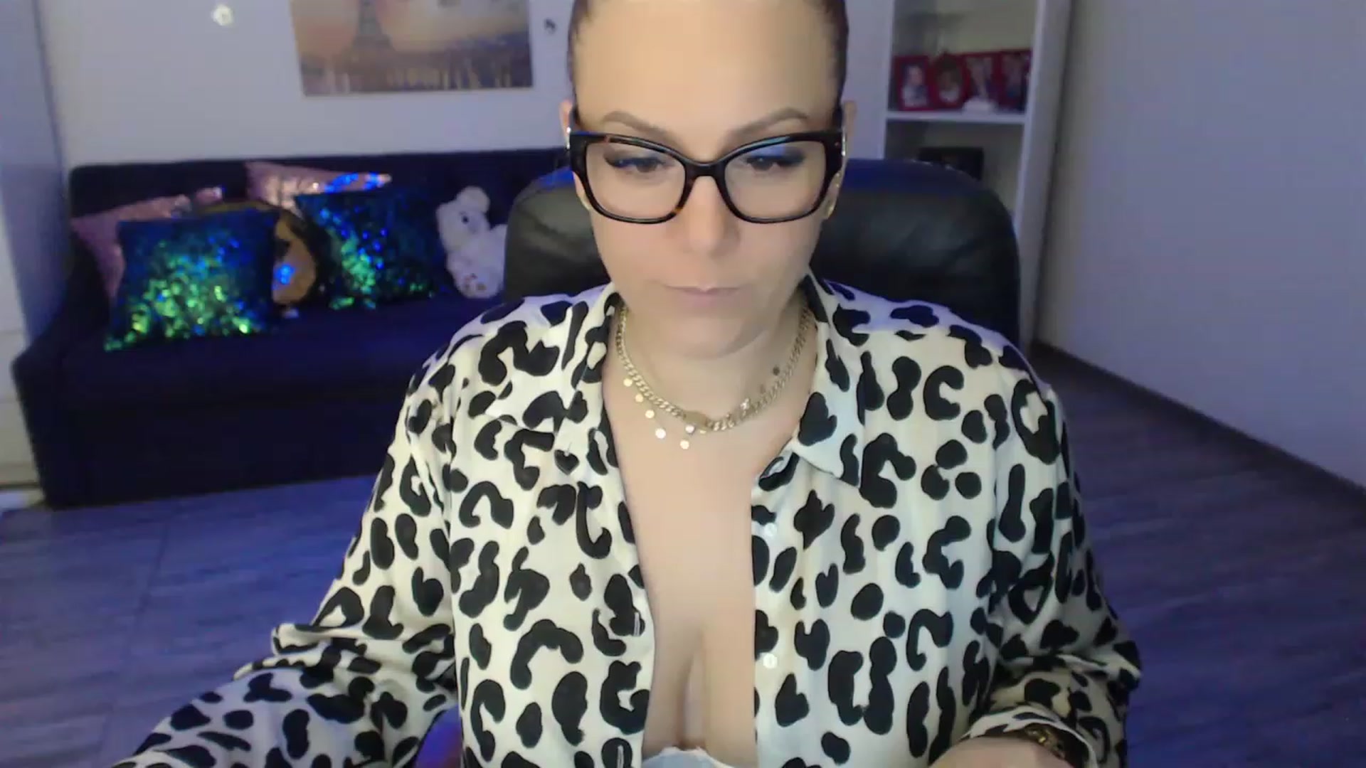 Gallery image thumbnail from A_baby_Boo's myfreecams stream on, 02/17/2023, 20:08 image 4 of 20