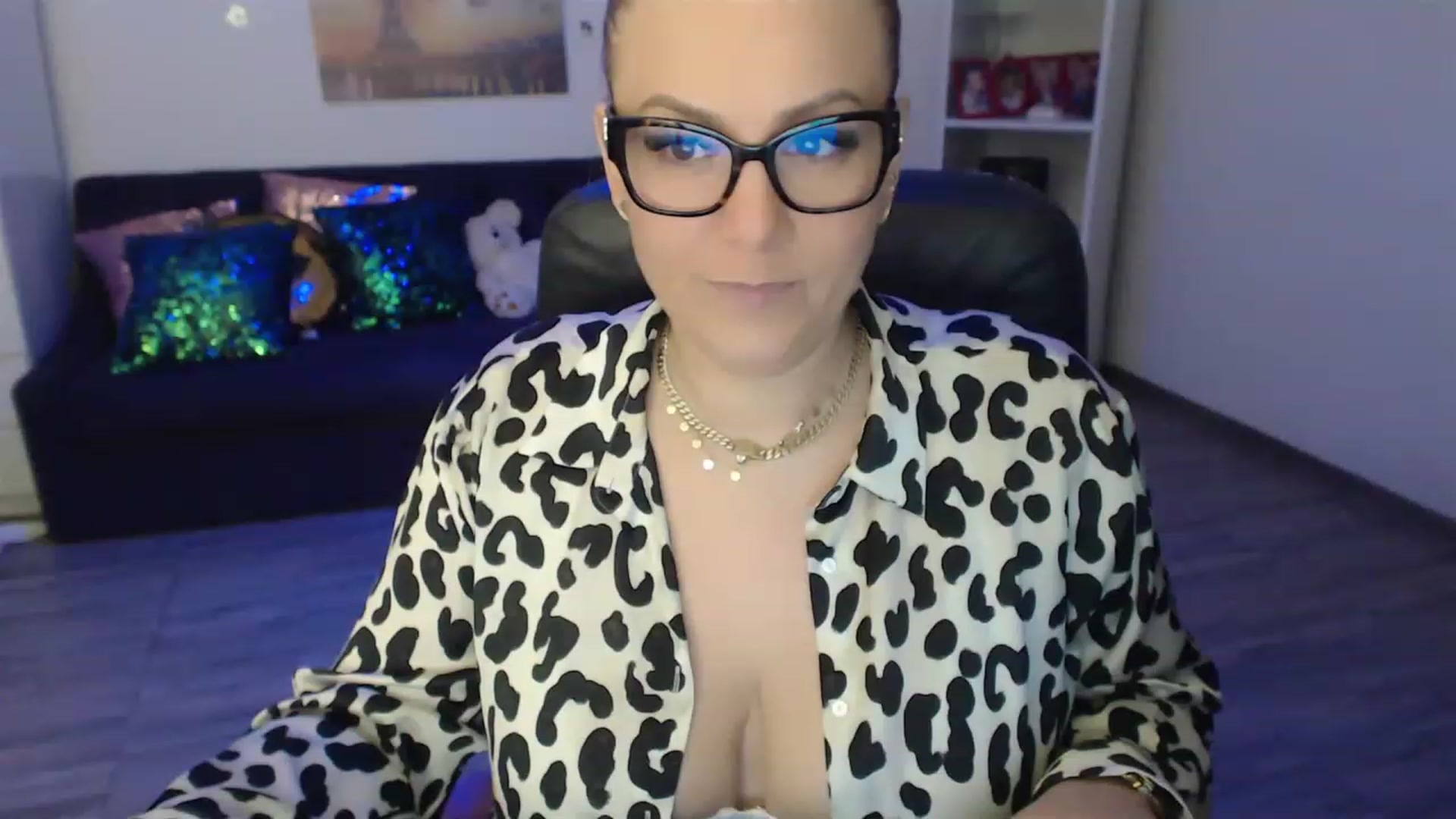Gallery image thumbnail from A_baby_Boo's myfreecams stream on, 02/17/2023, 20:08 image 3 of 20