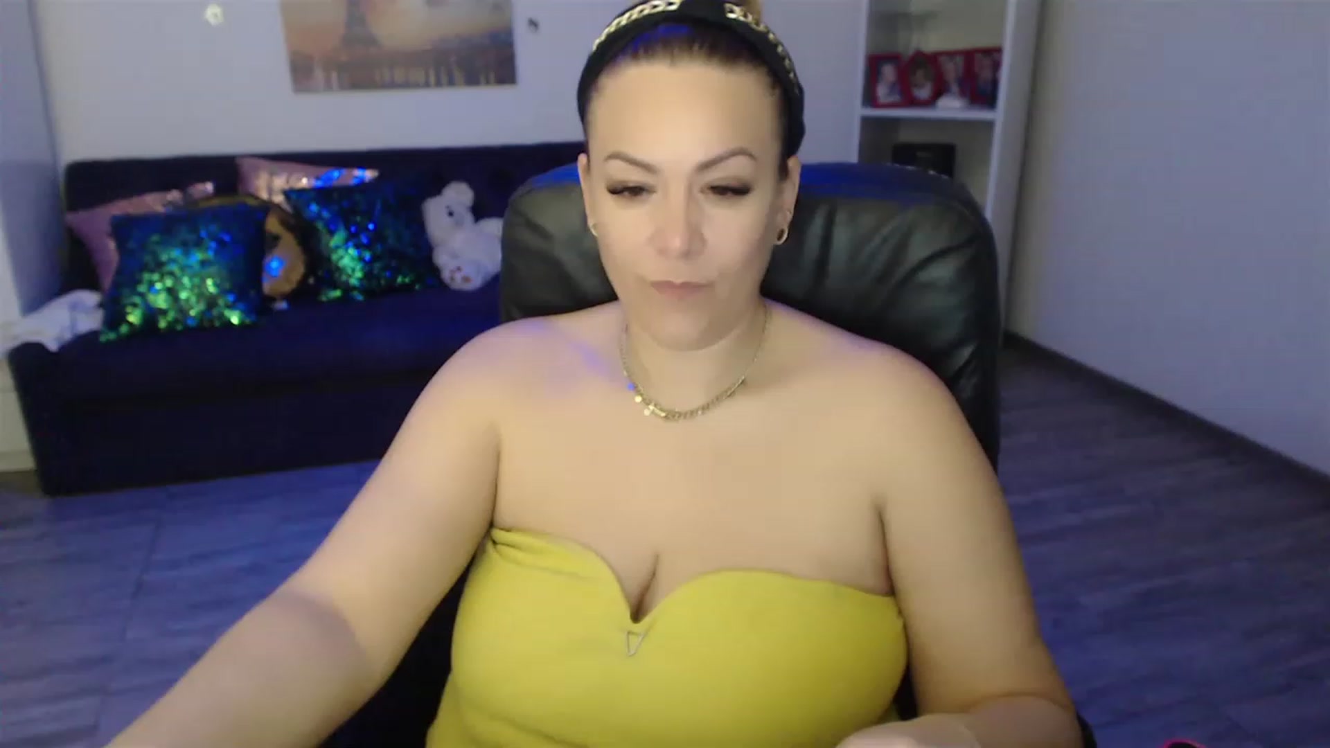 Gallery image thumbnail from A_baby_Boo's myfreecams stream on, 02/19/2023, 14:50 image 11 of 20