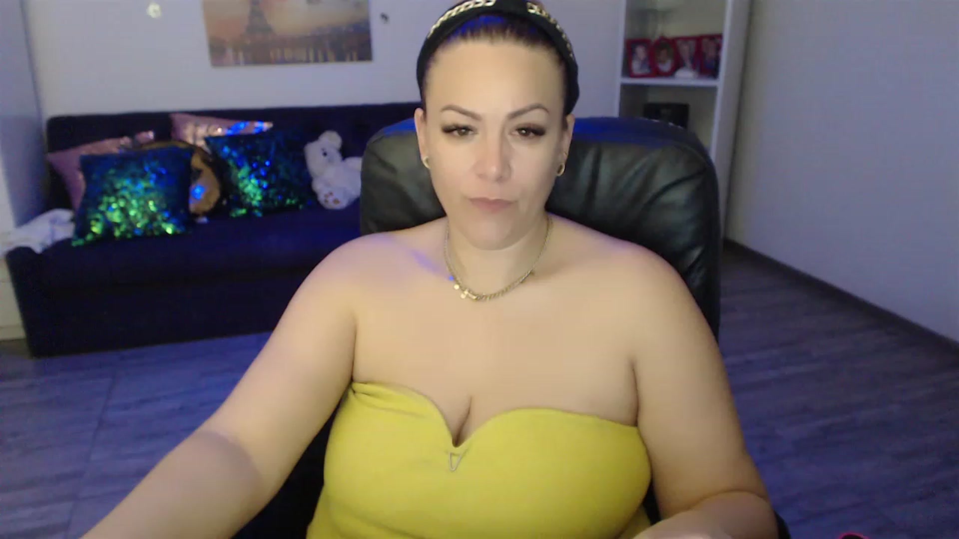 Gallery image thumbnail from A_baby_Boo's myfreecams stream on, 02/19/2023, 14:50 image 15 of 20