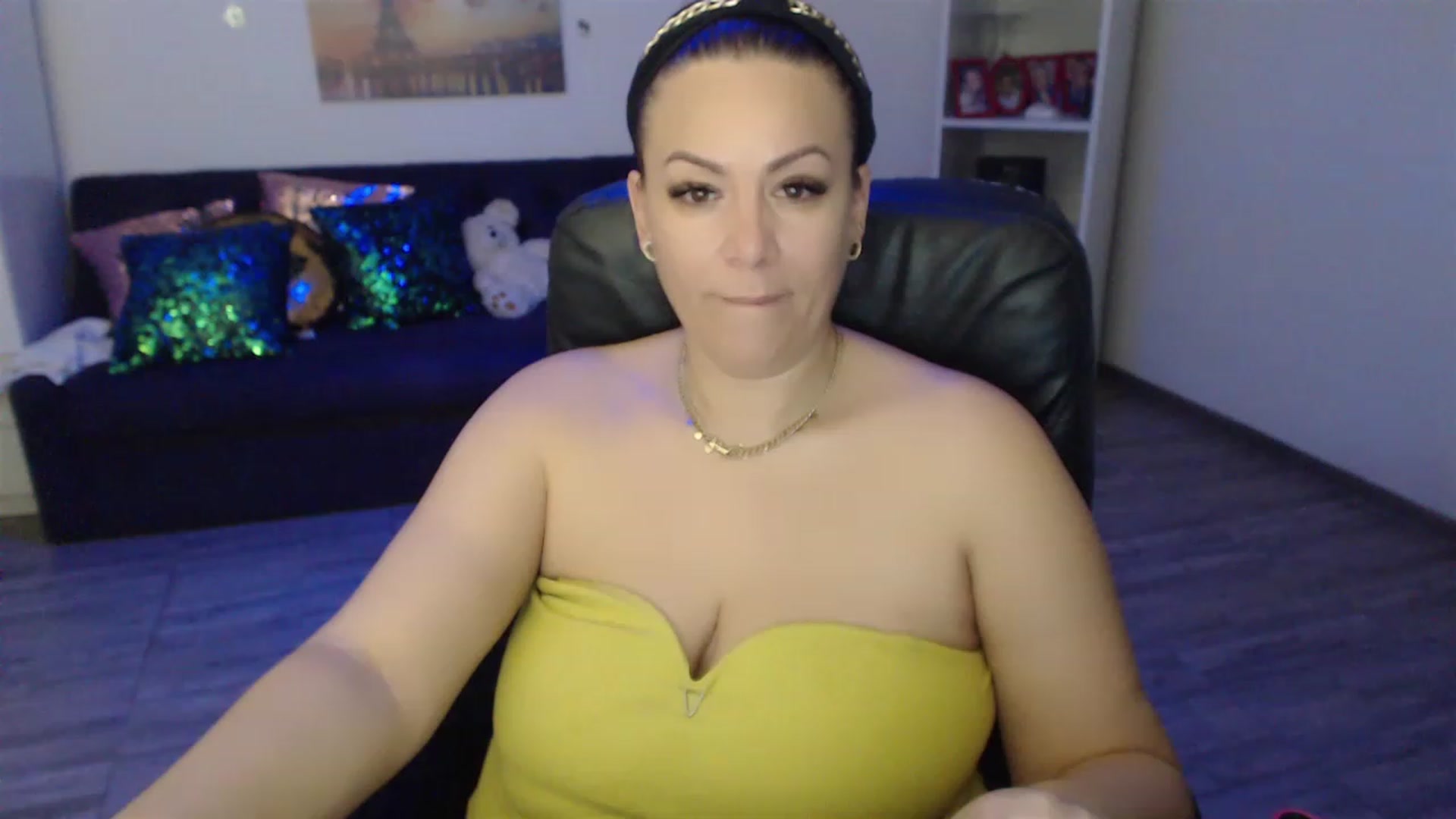 Gallery image thumbnail from A_baby_Boo's myfreecams stream on, 02/19/2023, 14:50 image 9 of 20