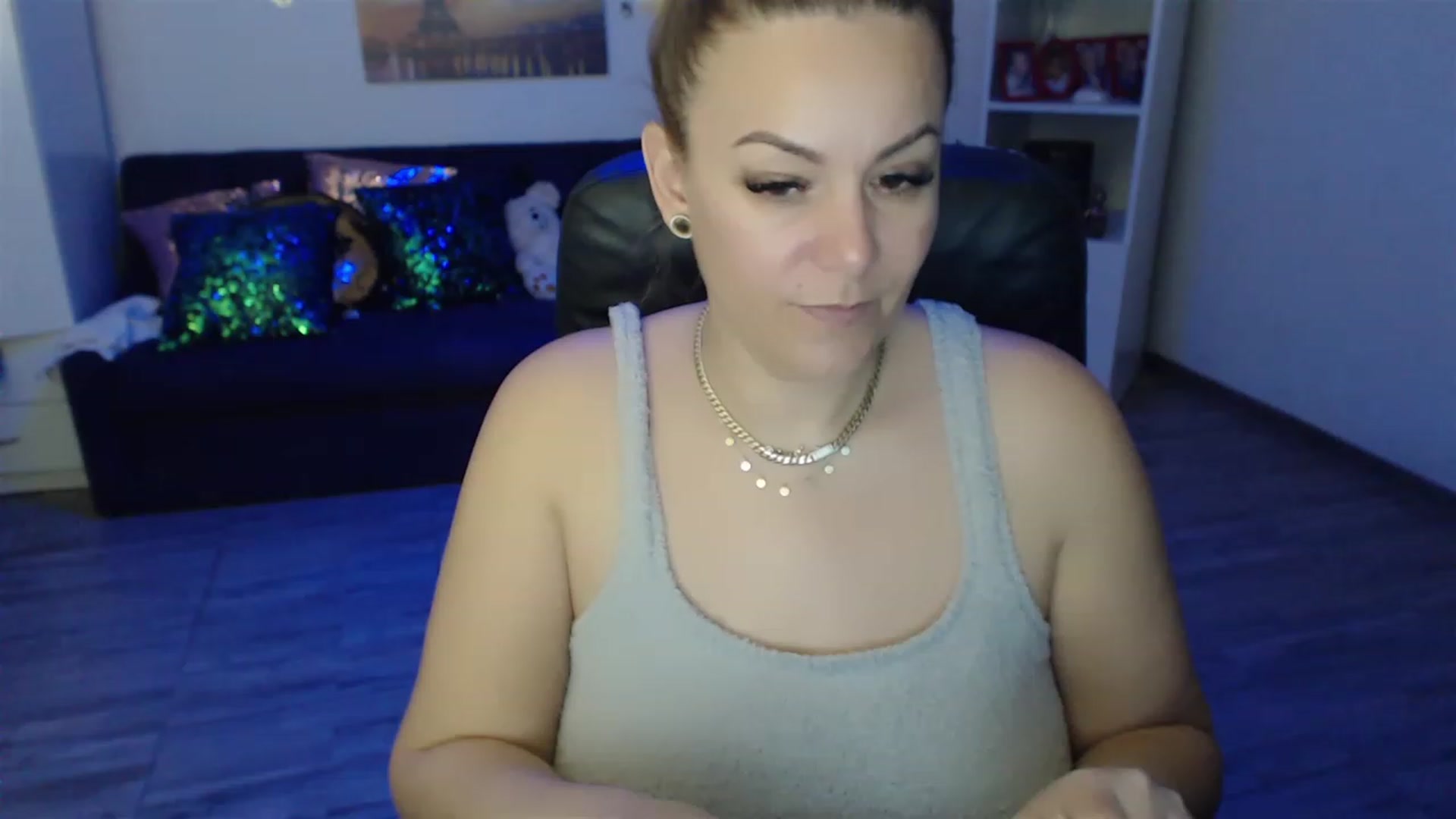 Gallery image thumbnail from A_baby_Boo's myfreecams stream on, 02/20/2023, 15:49 image 14 of 20